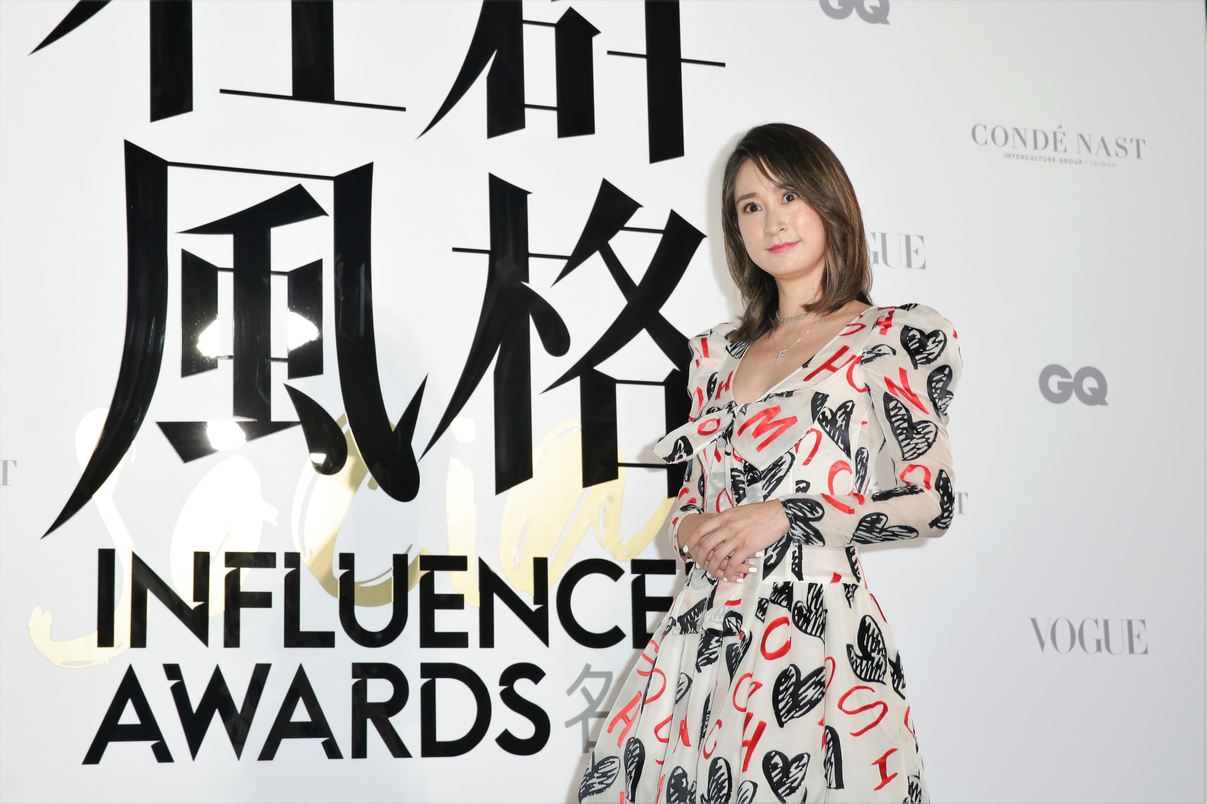 李晶晶力挺好友Elva公開認愛,透露男友很久前就看過。