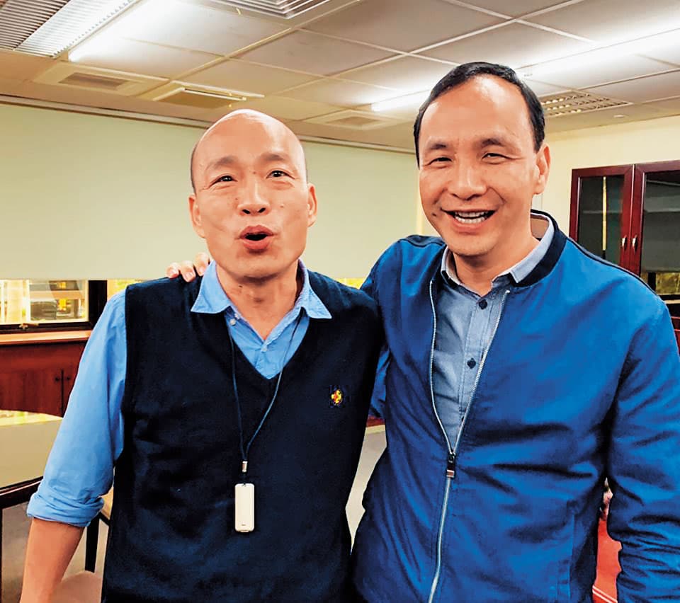 韓國瑜、朱立倫原本是黨內初選對手,如今有望整合成韓朱配,與脫黨的郭台銘與王金平形成強烈對比。(翻攝自朱立倫臉書)