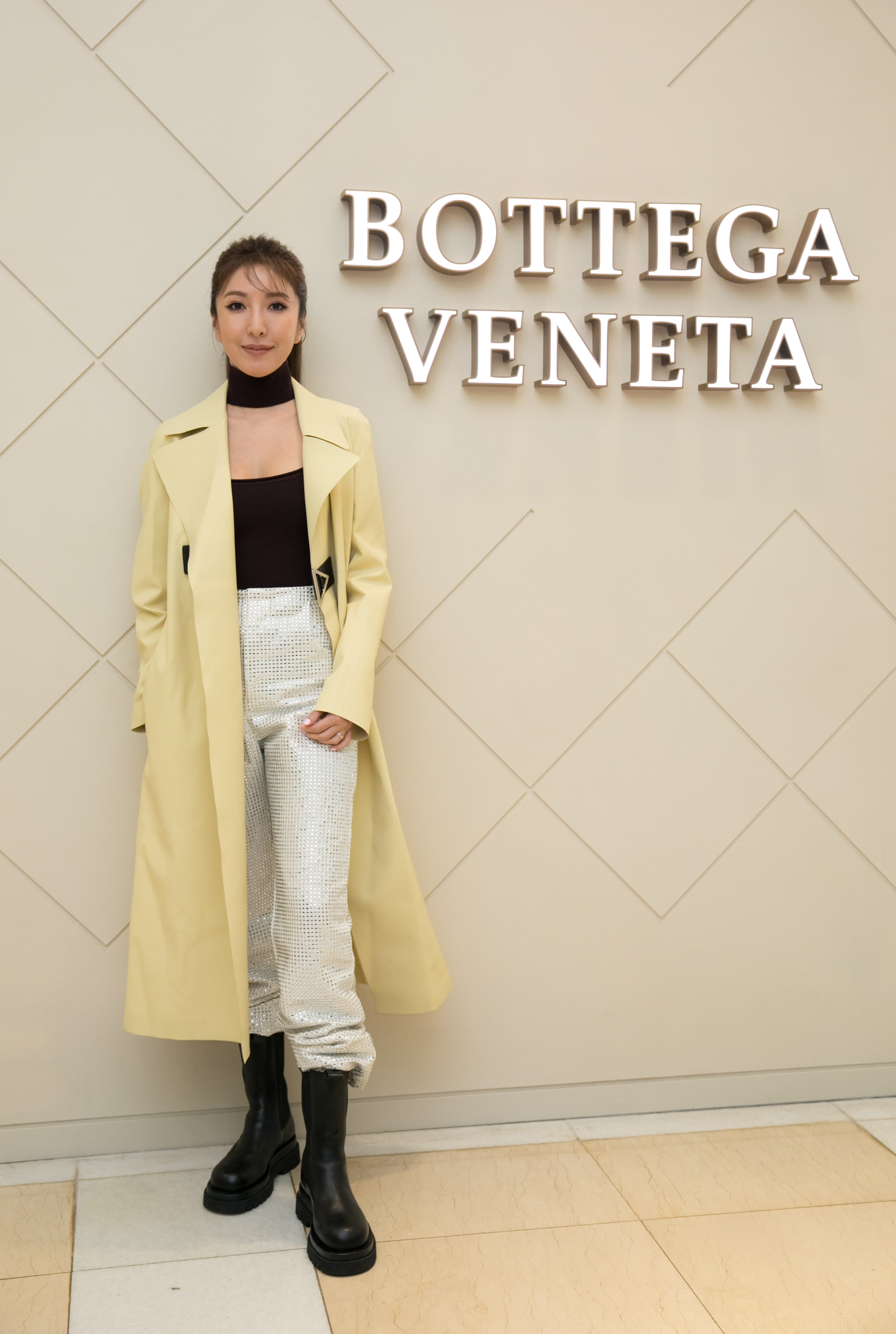 楊謹華以約37萬元行頭出席改裝開幕記者會。(BOTTEGA VENETA提供)
