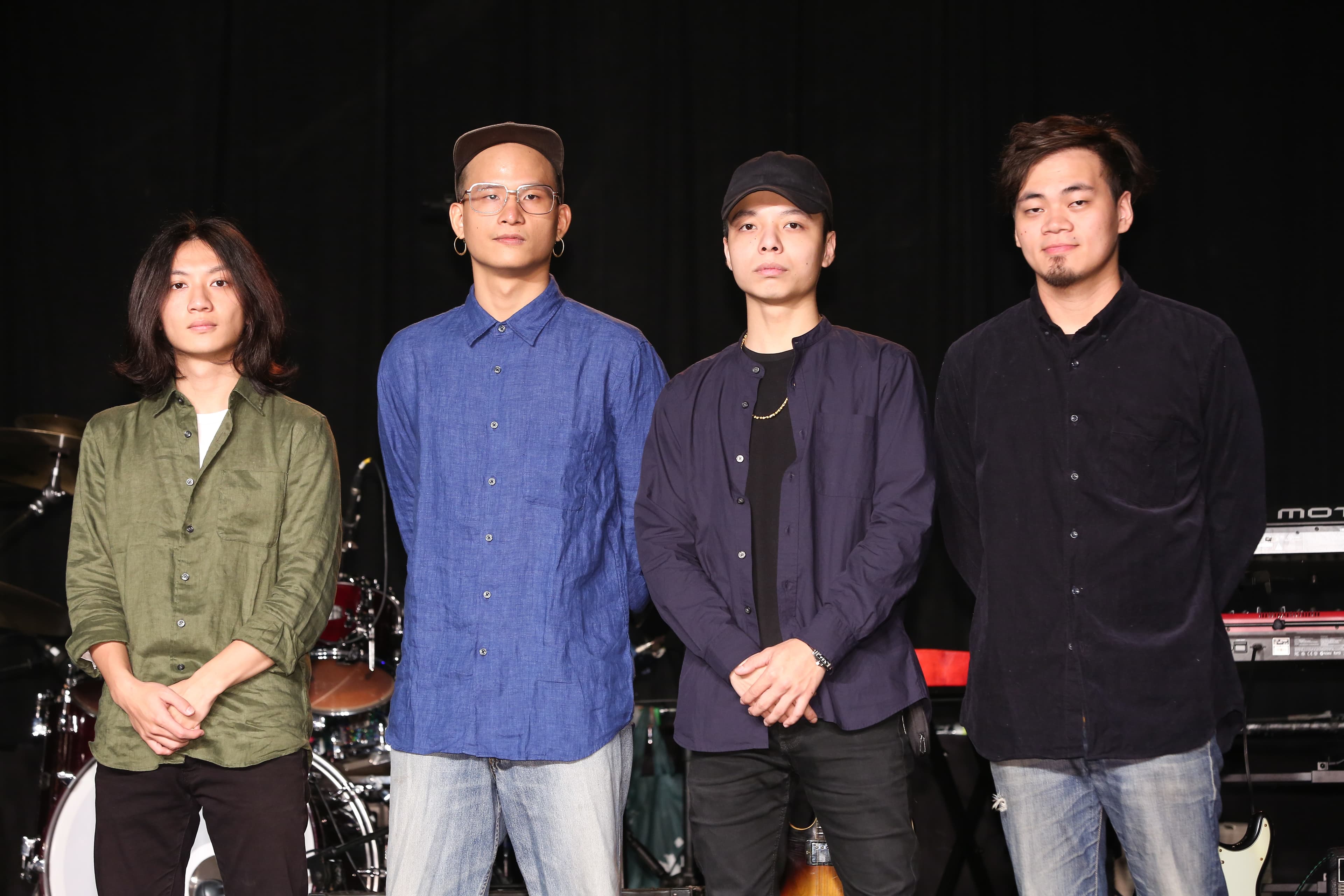 獨立樂團茄子蛋成軍第6年,一舉在金曲獎奪下2座獎盃;不過前成員小賴(右2)今爆出持毒被捕。