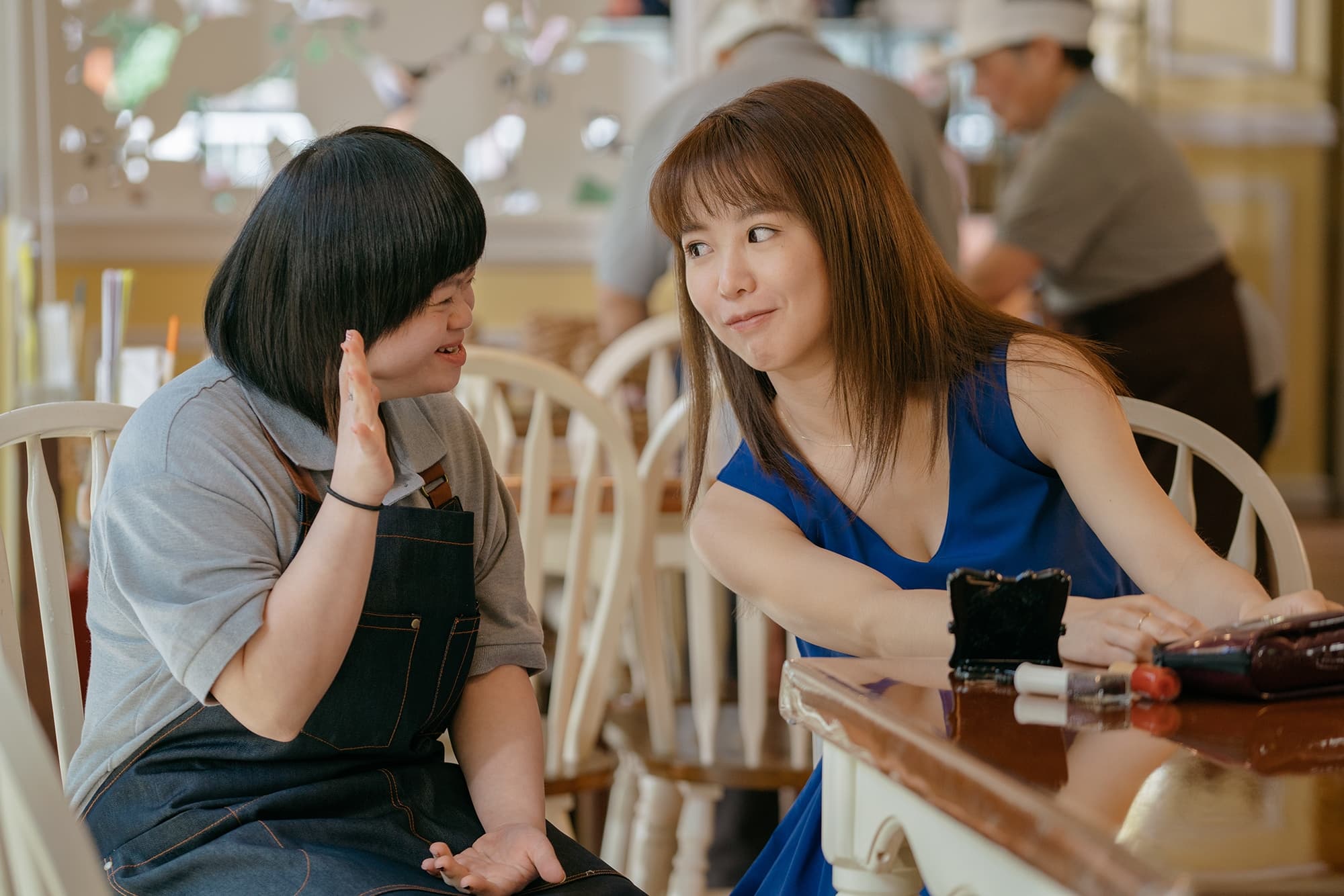 郭書瑤因為與許多喜憨兒互動,因而被他們的可愛與真誠融化。(華映提供)