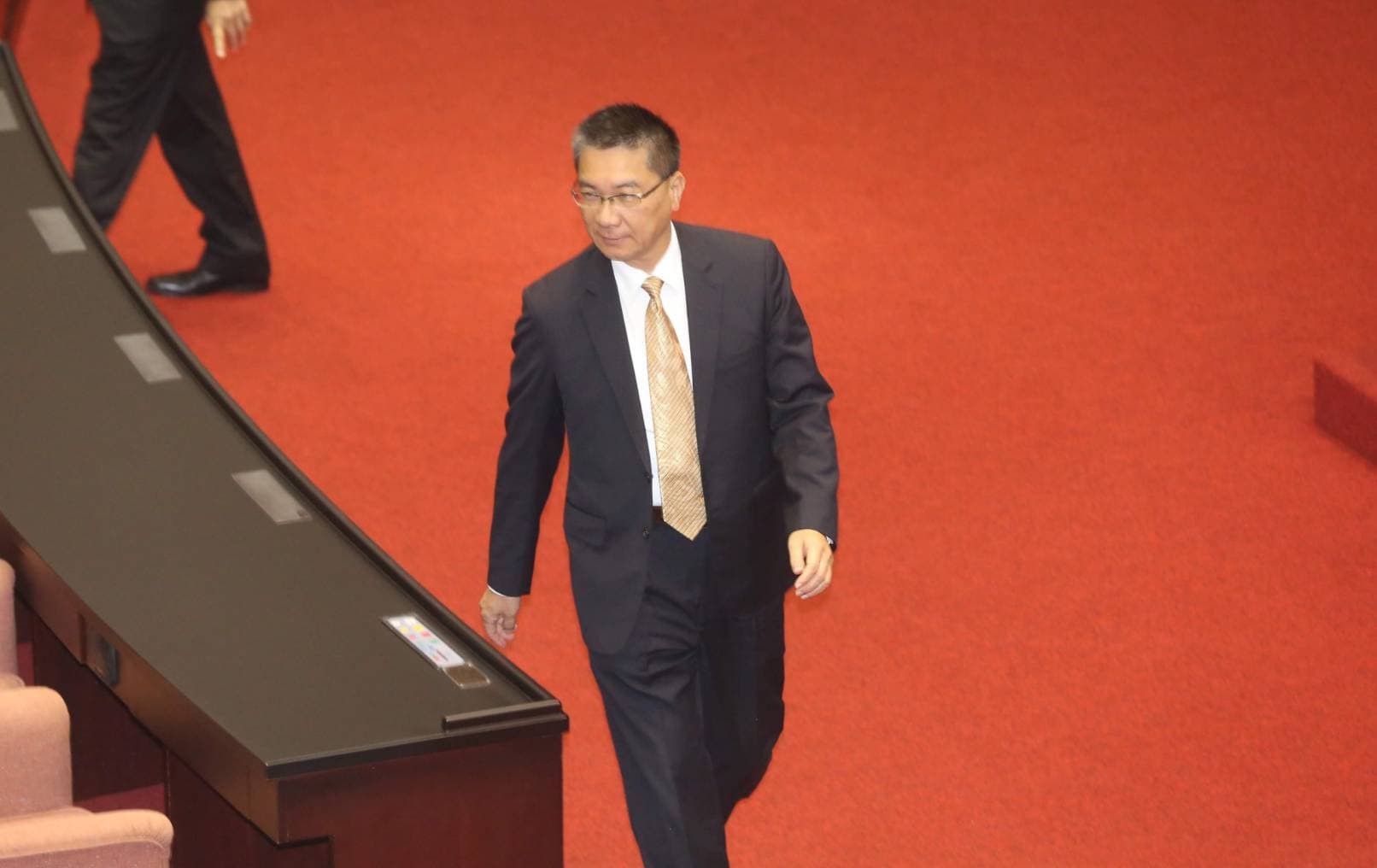內政部長徐國勇已派政務次長陳宗彥南下督導高雄治安,他明天也將親自南下高雄。