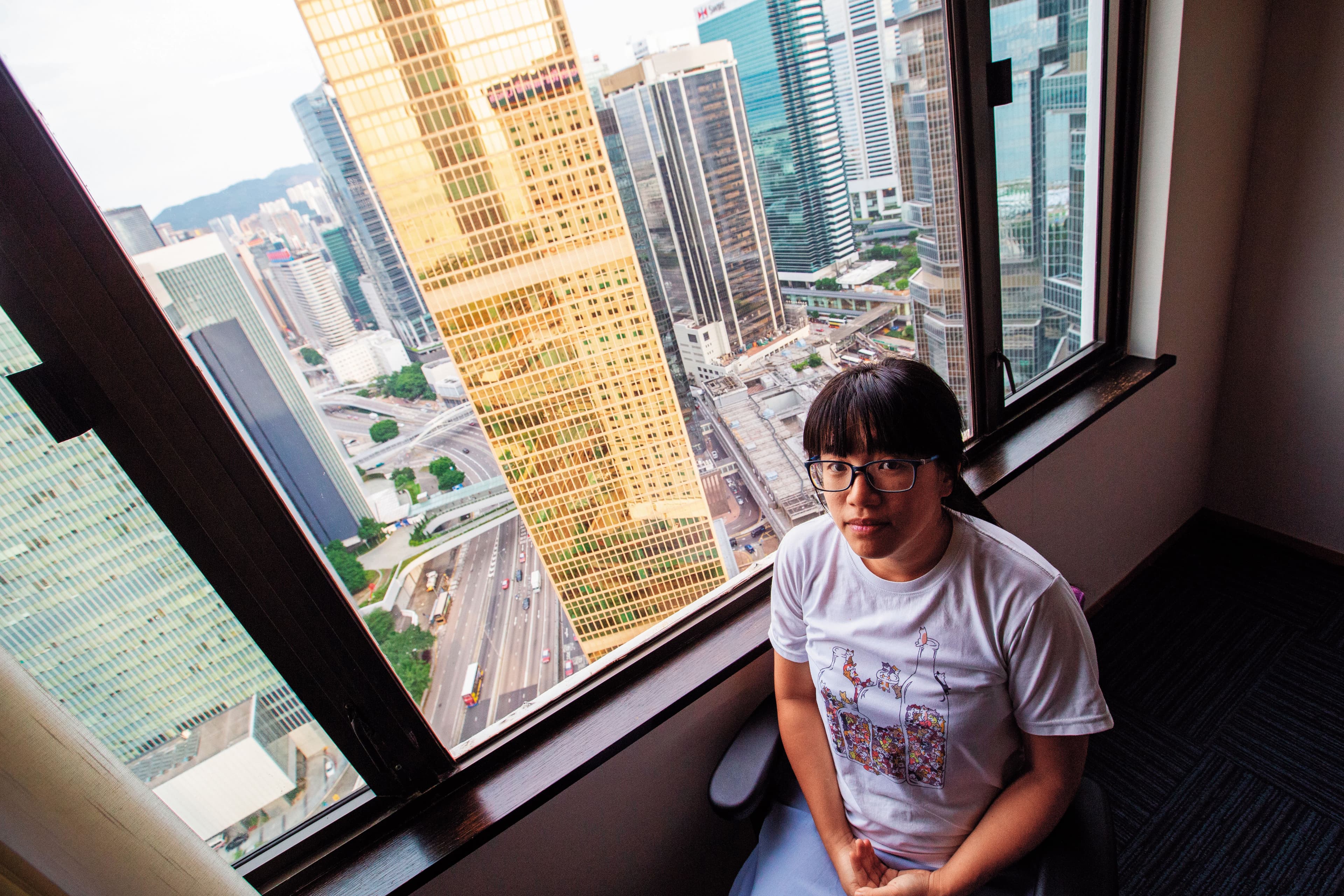 香港支聯會副主席、執業律師鄒幸彤認為，港人發展出「無大台」抗爭模式，其實是不得已的舉動。