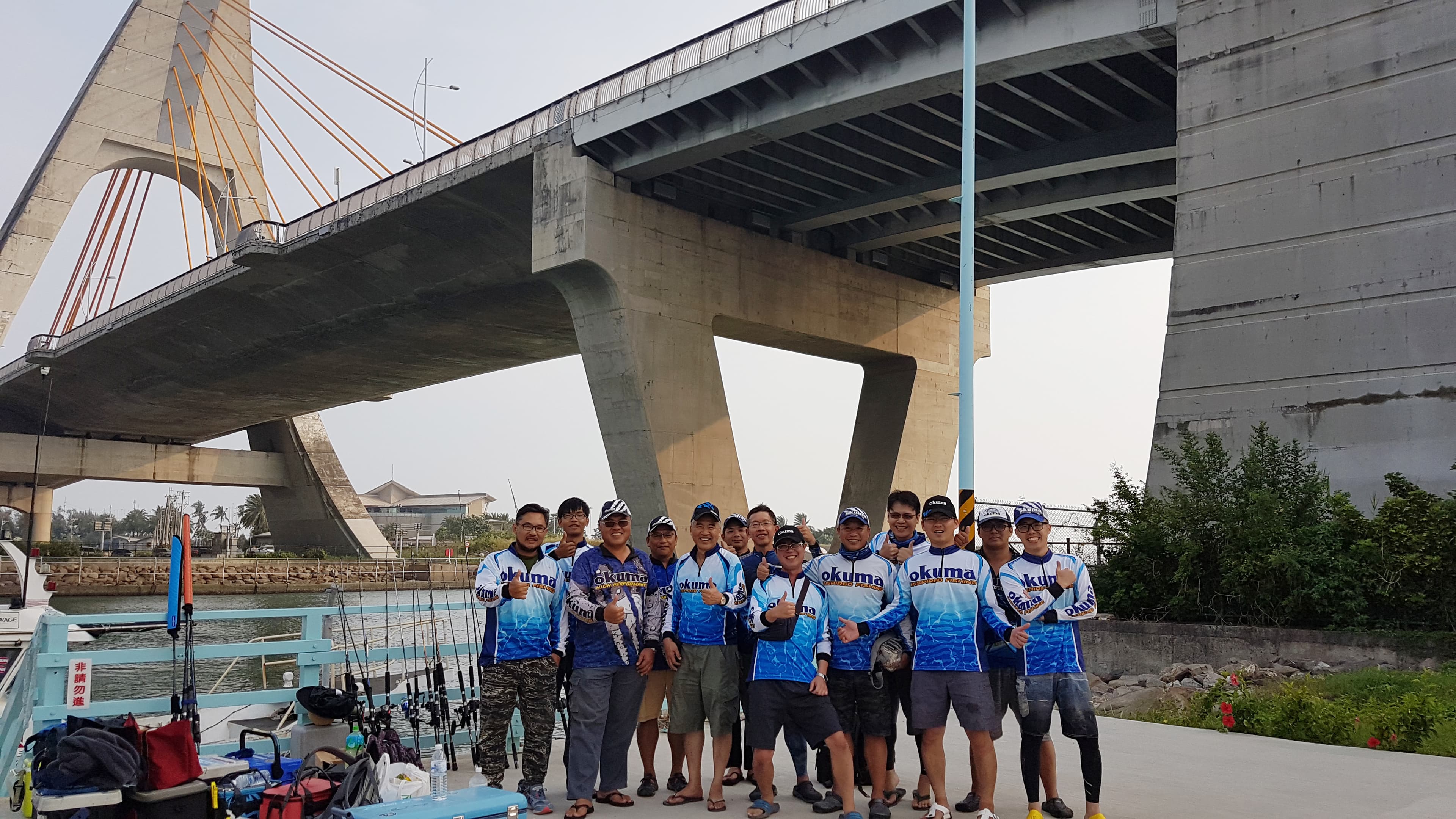 每一款釣具研發都必須經過嚴格測試,釣魚成為寶熊漁具公司全體同事的最大興趣。