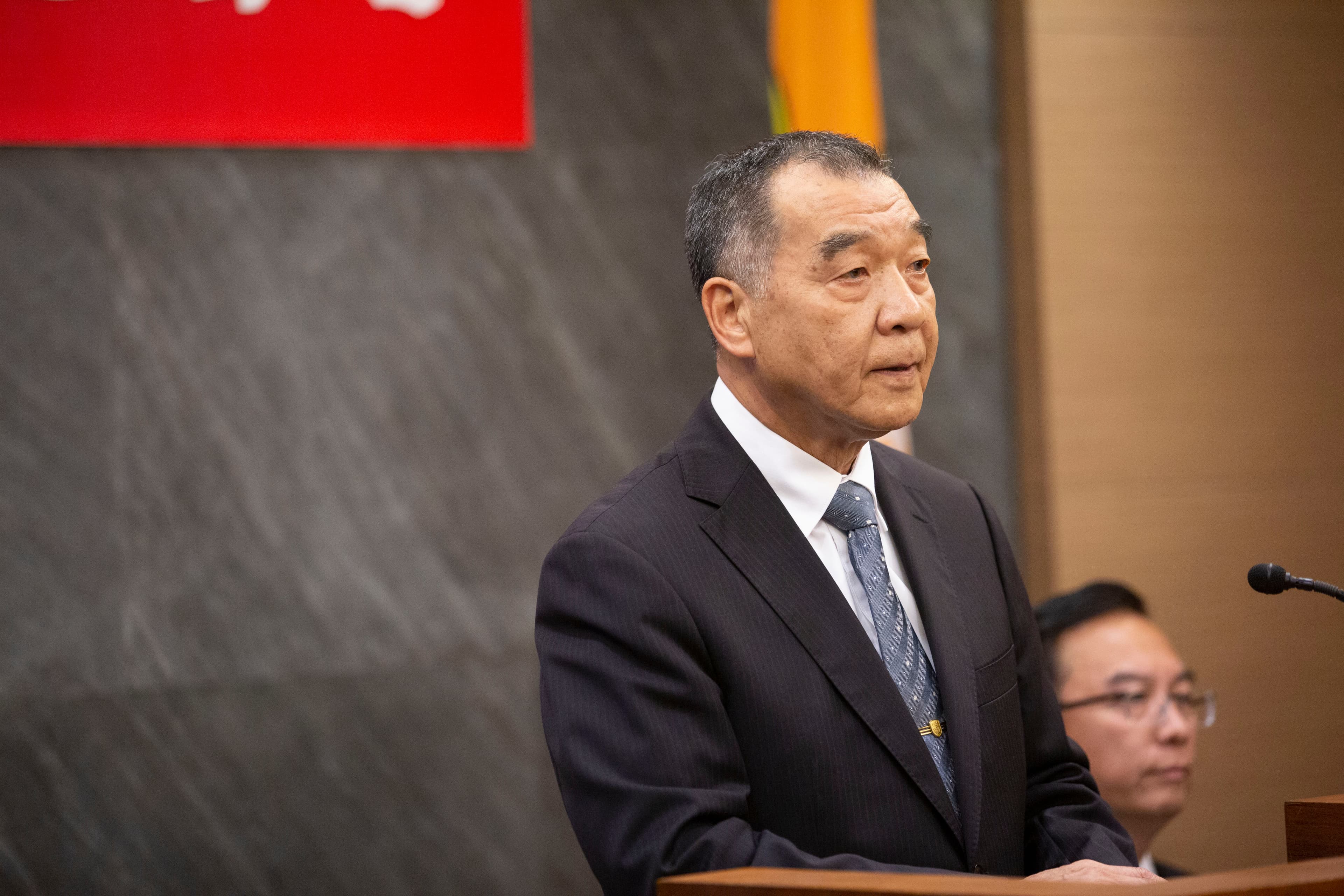 邱國正表示,國安局對私菸案調查已告一段落,未來會持續密切配合調查局的調查。