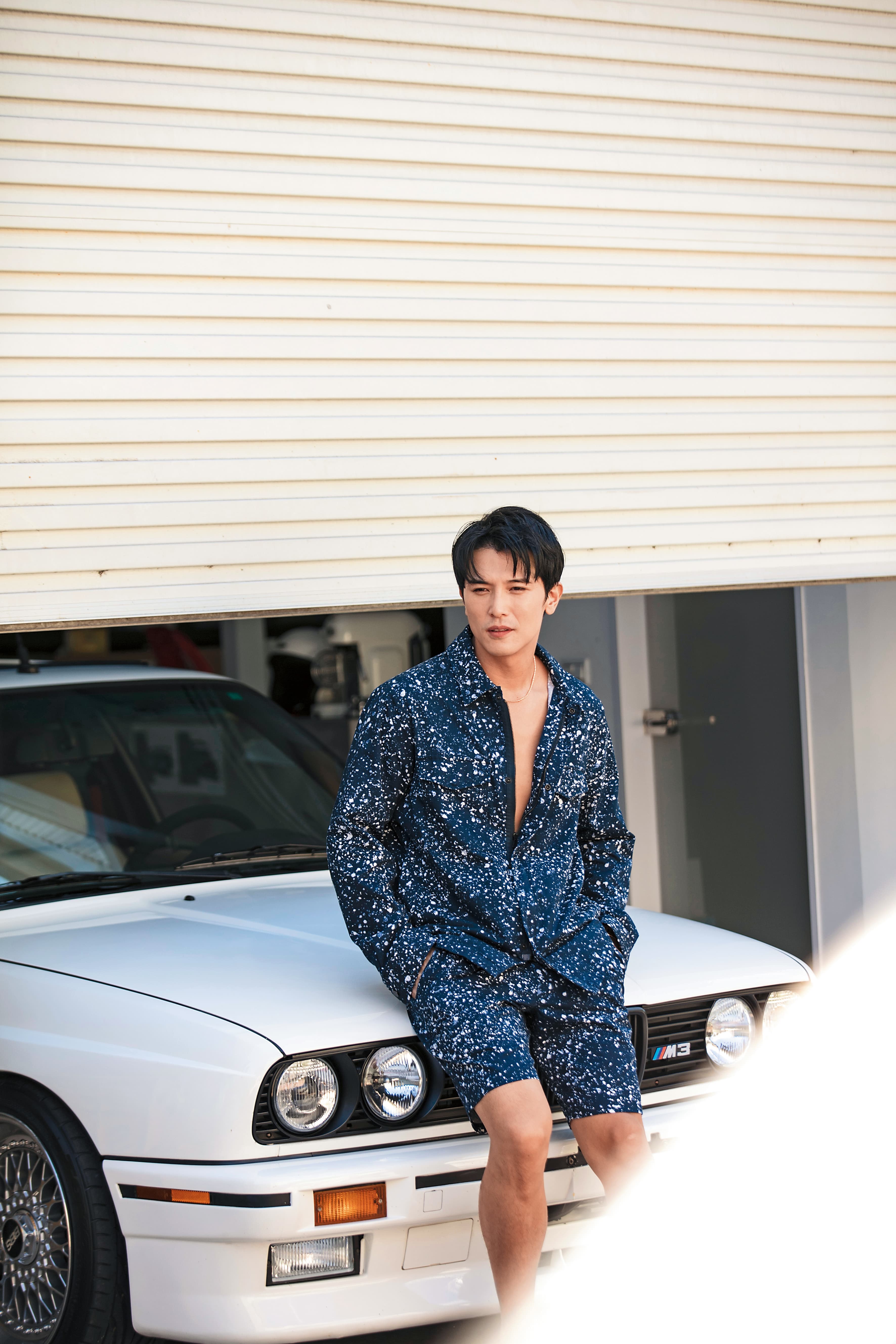邱澤的M3是輛28年的老車,花了他無數心血自行修復,之前他接受本刊專訪時,特別跟愛車一起入鏡。