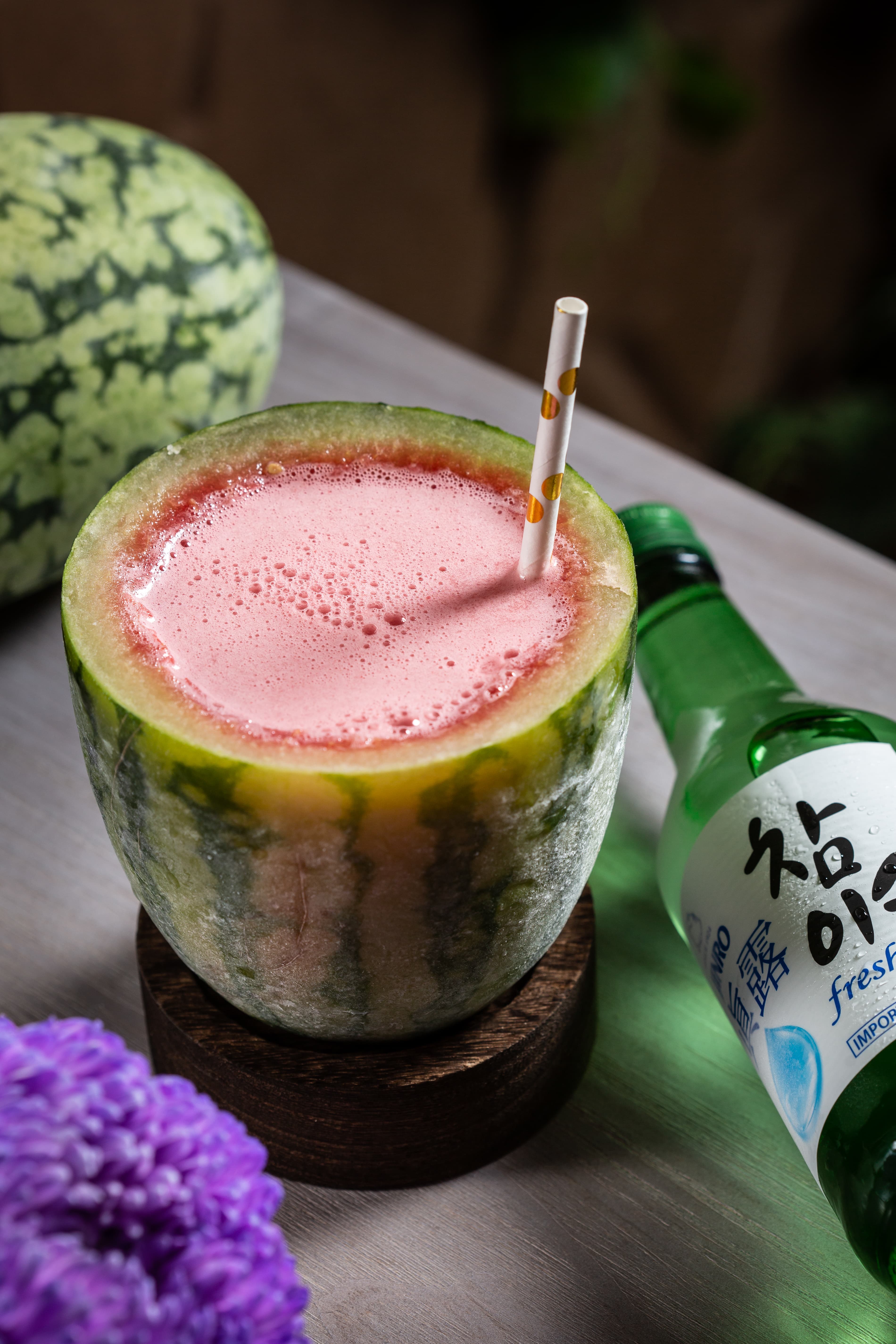 「西瓜燒酒」口感細滑如西瓜牛奶,頗適合炎夏。(300元/杯)