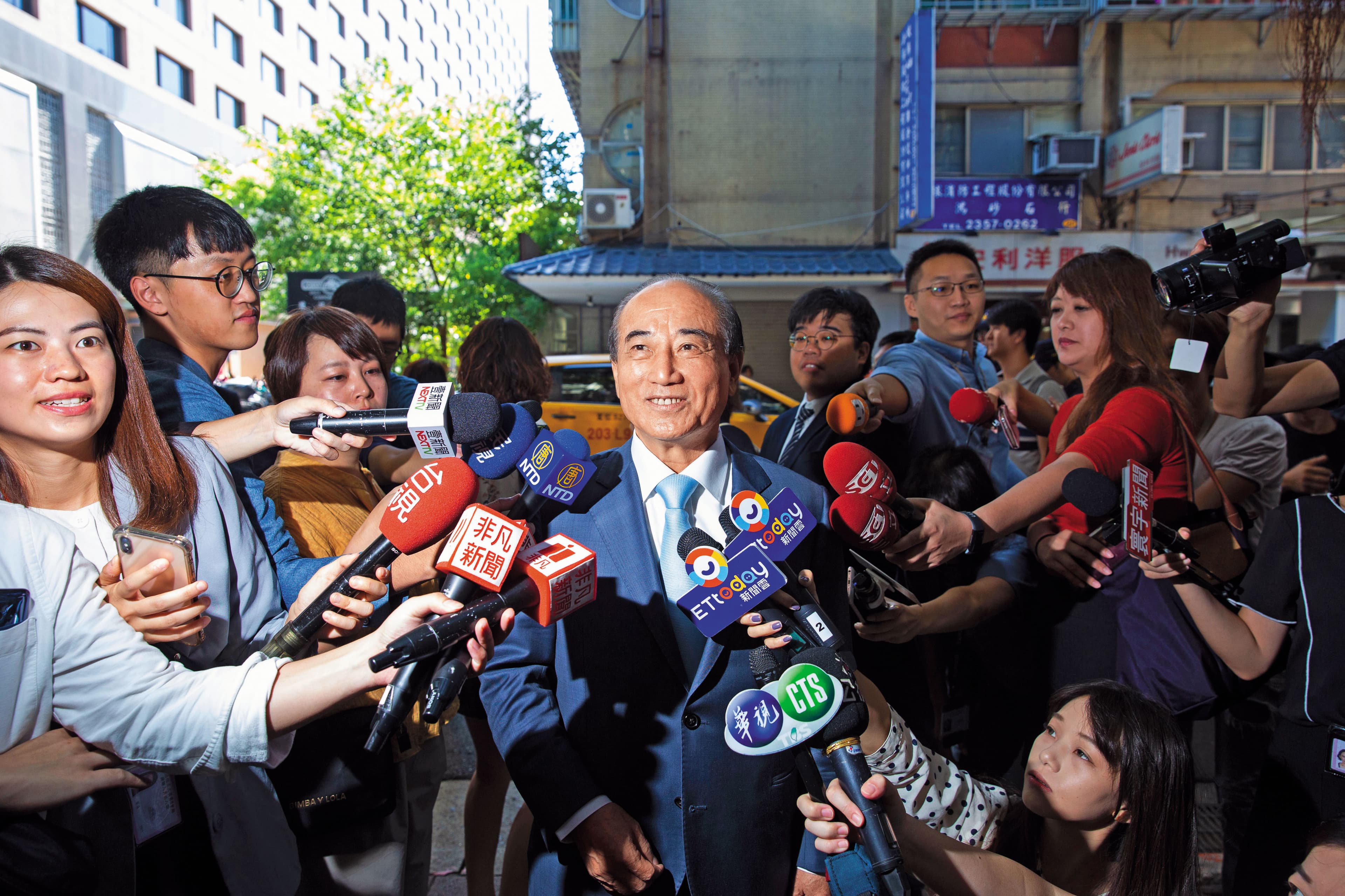堅持「參選到底」的王金平，只剩下與親民黨結盟的方案，才能在明年大選登場。