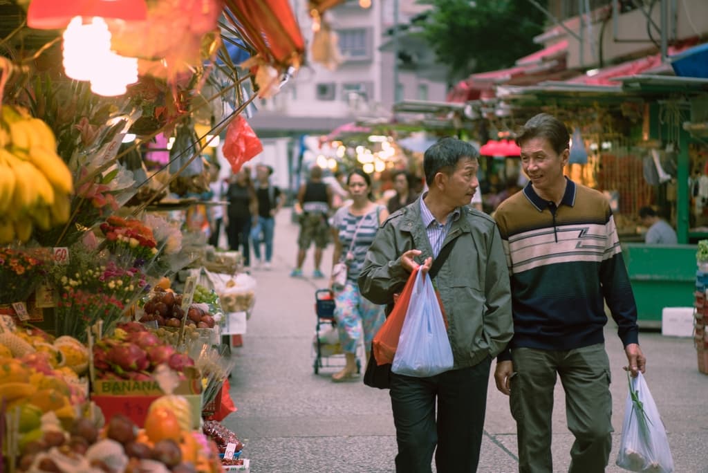 《叔.叔》兩位一輩子都用異性戀的面具活著的同志,卻在人生黃昏之際,找到了最愛知己。(金馬獎執委會提供)