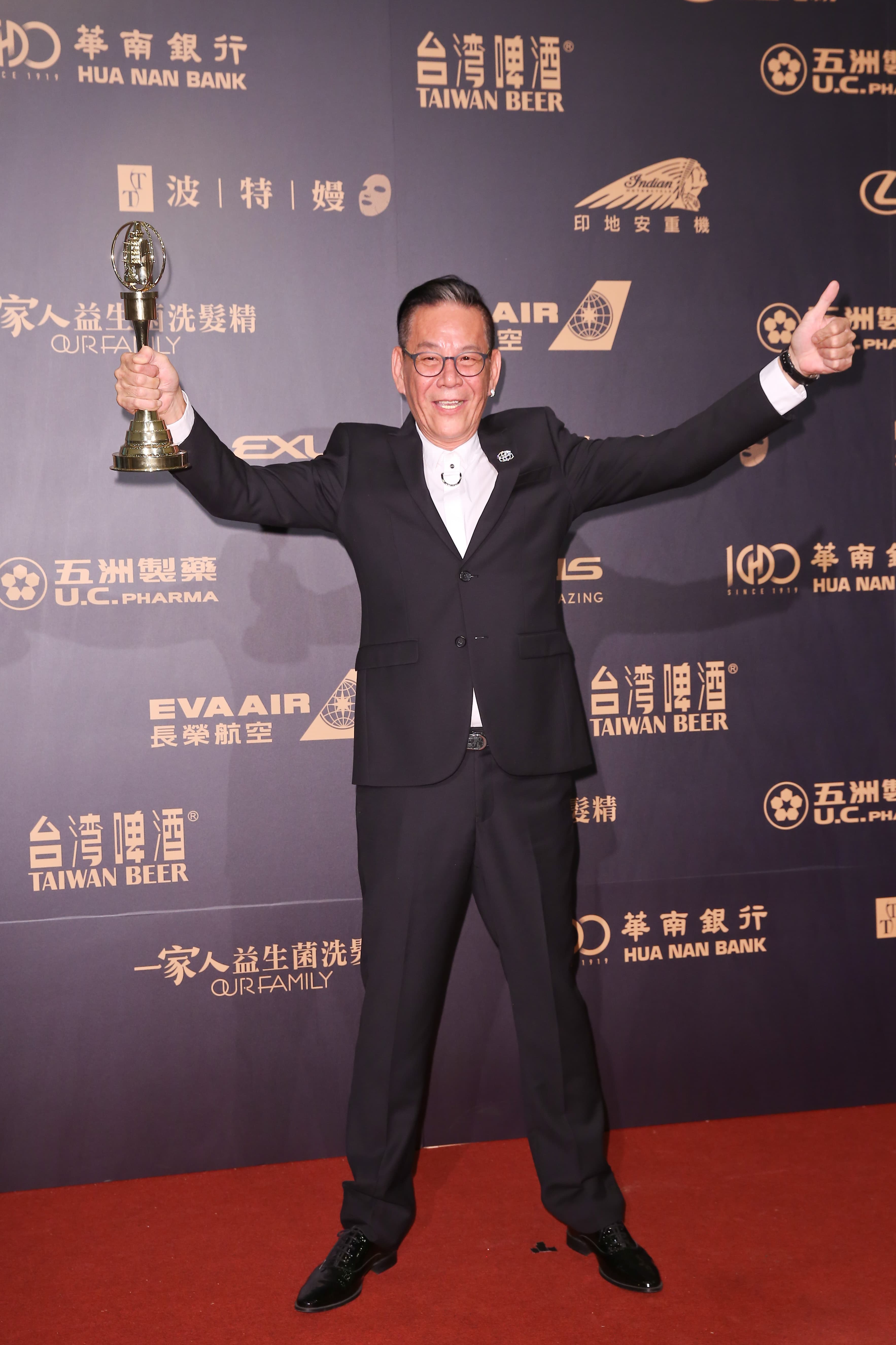 龍劭華謙虛表示自己得獎只因「戲棚站久了就是你的」。