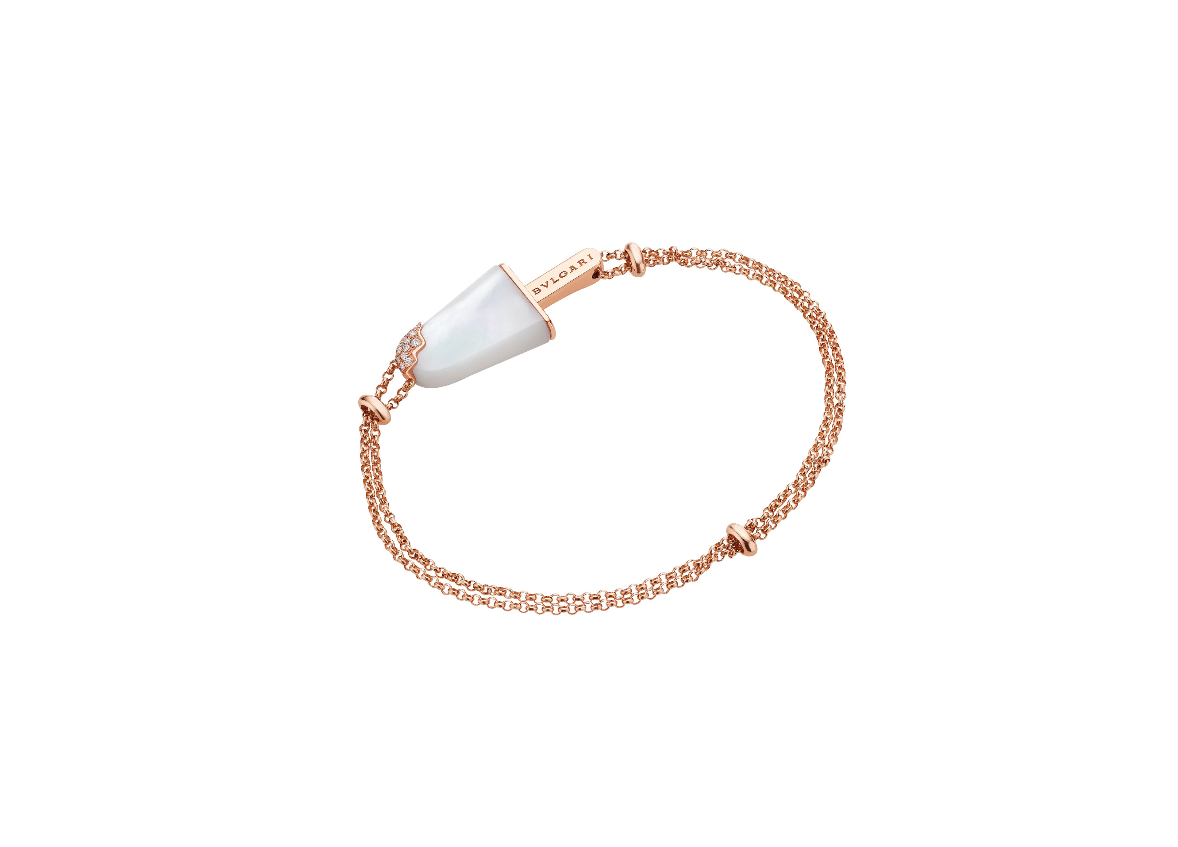 BVLGARI BVLGARI Gelati系列珍珠母貝及鑽石玫瑰金手環。NT$71,000(寶格麗提供)