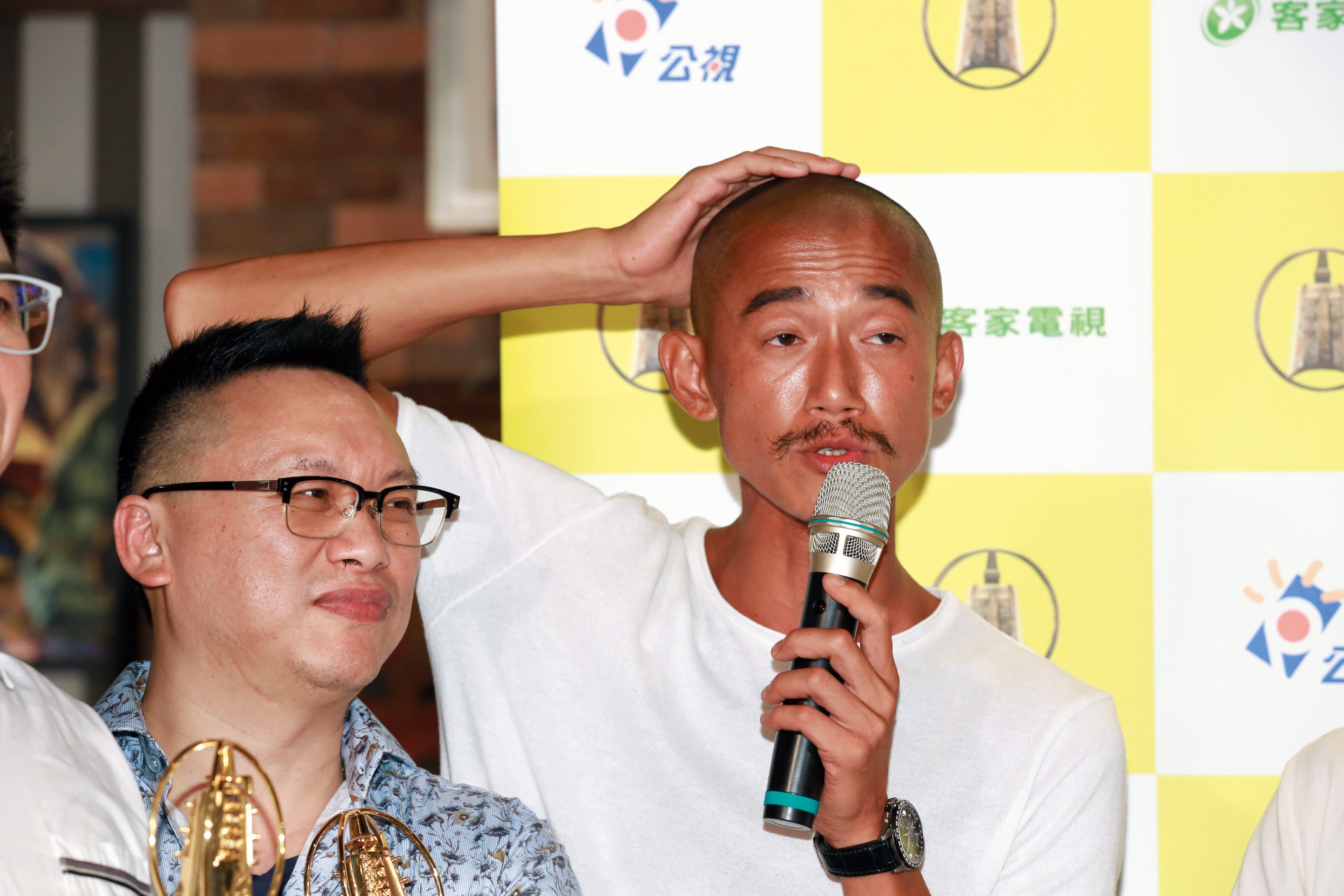 就算曾是演技備受好評的男主角,但沒拿獎座的就只能站在邊邊角角,而且吳慷仁的頹廢光頭造型一直被笑。