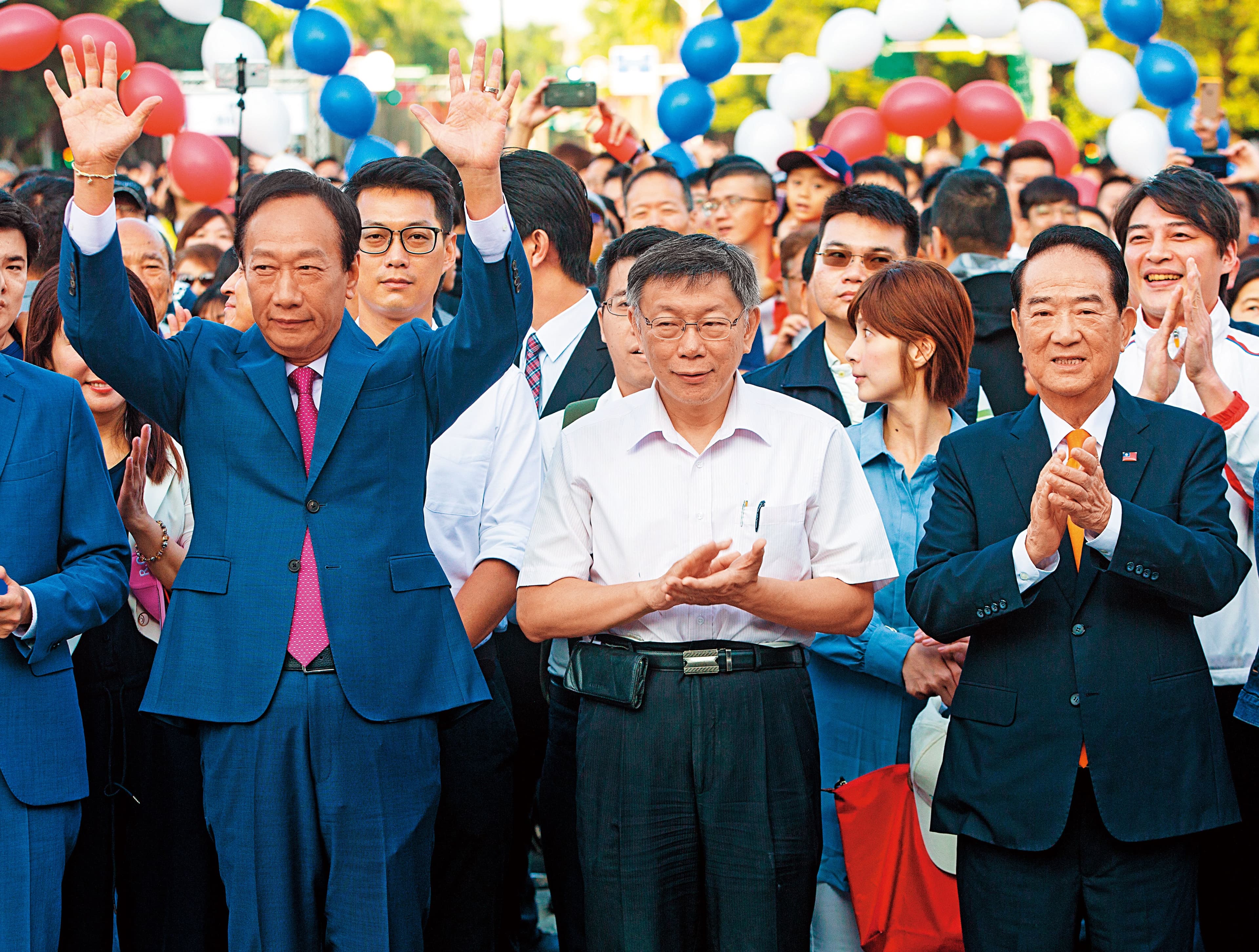 親民黨主席宋楚瑜（右）若參選總統，可能集結民眾黨主席柯文哲（中）、鴻海創辦人郭台銘（左）等第三勢力，衝擊藍綠立委選情。