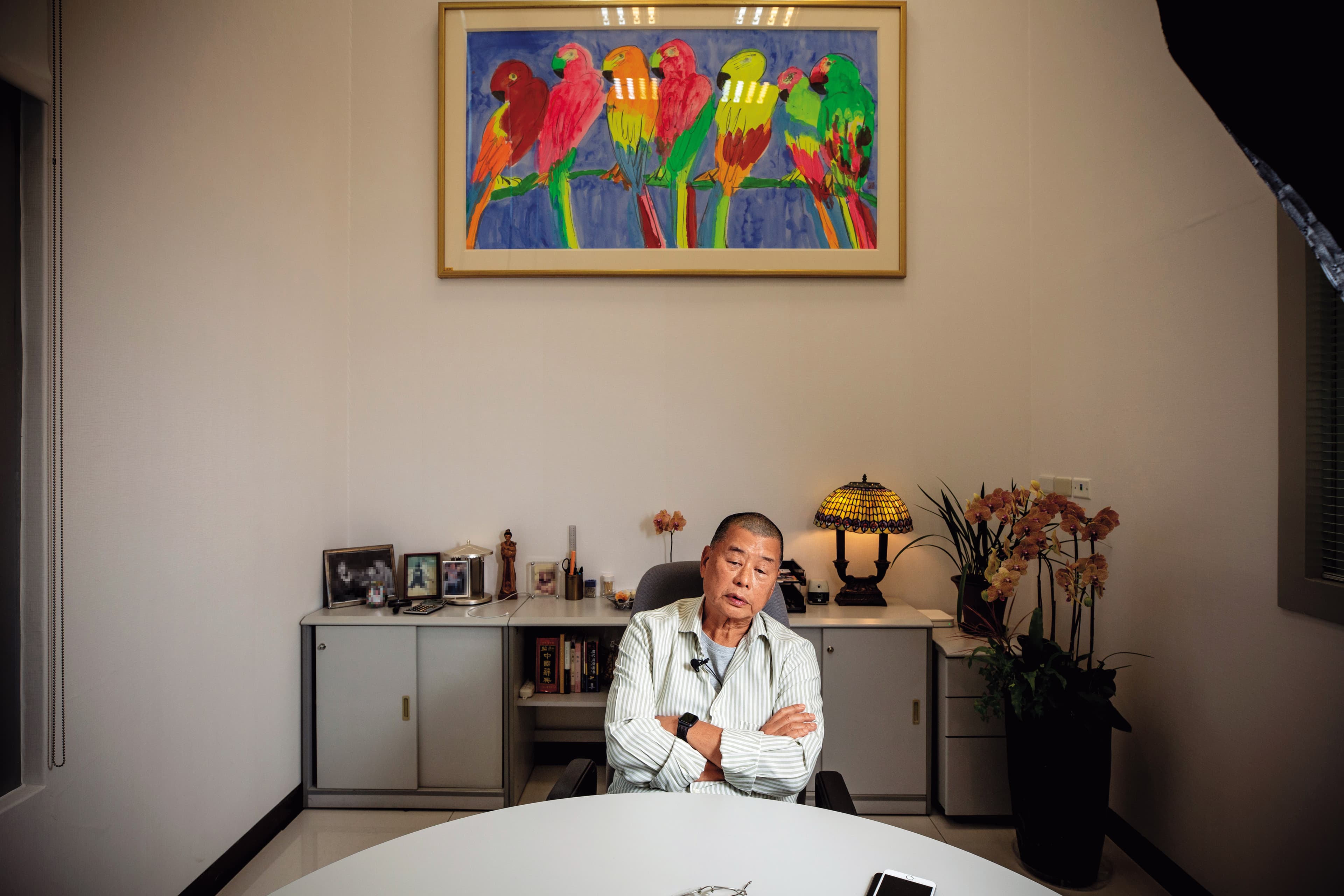 多次強調自己不會移民的黎智英在台北辦公室內受訪,再次重申自己不會離開香港。