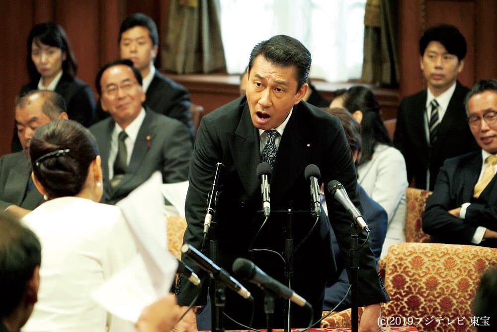 三谷幸喜導演說他跟中井貴一(中)說:「我會讓你演一個創下喜劇生涯代表作的角色」,對方什麼都沒問就答應演出。(傳影互動提供)
