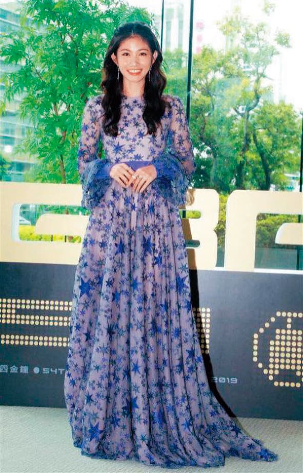 李千那恢單之後談戀愛，雖然一度傳她醋意大，但目前似乎相當穩定。（翻攝李千那臉書）