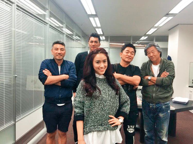 吳宗憲(右二)跟詹仁雄(左一)之間因為陳孝萱有尷尬了好一陣子,最後破冰。(中天提供)