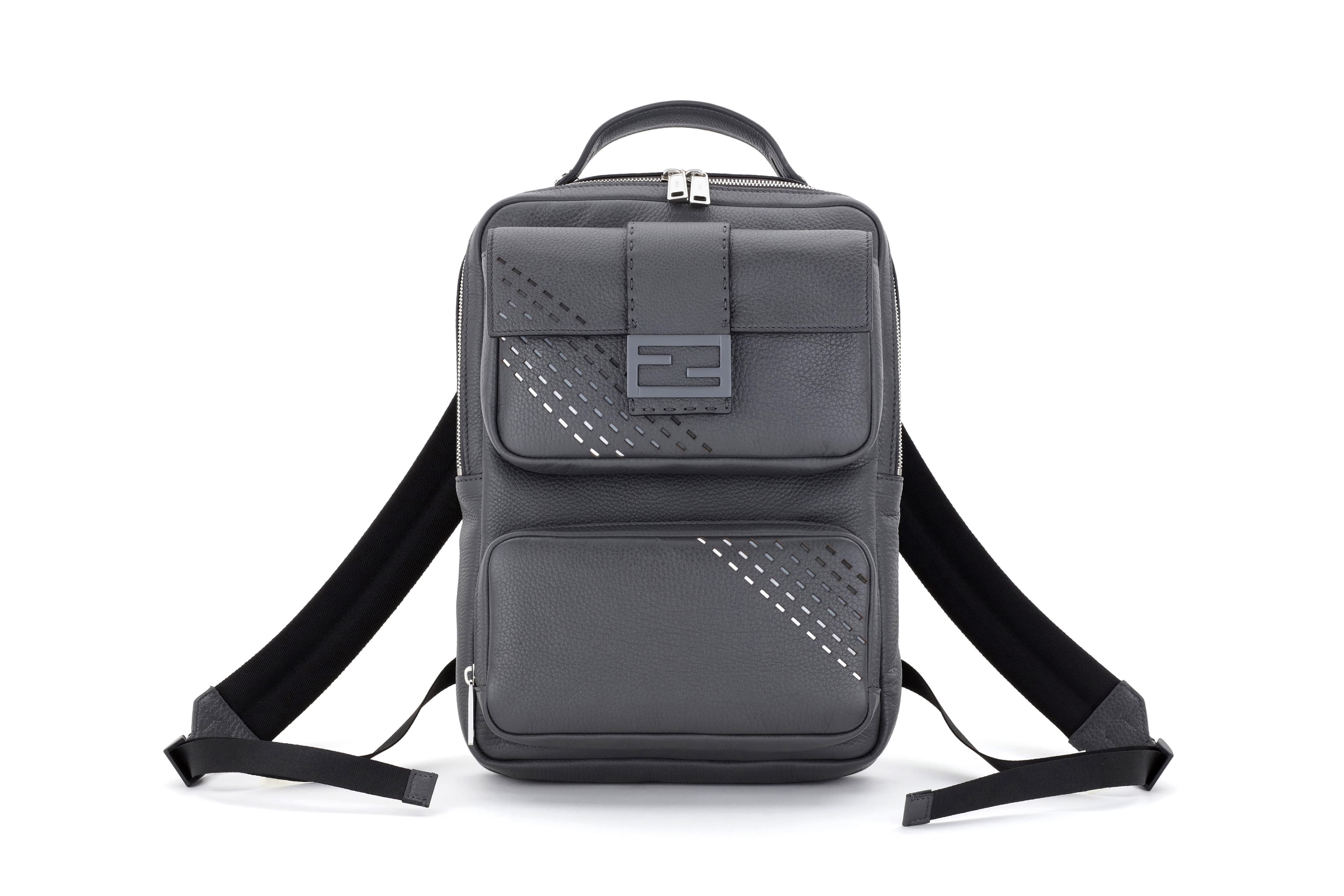 FENDI Baguette Pack早春系列Selleria皮革款。NT$109,000(FENDI提供)