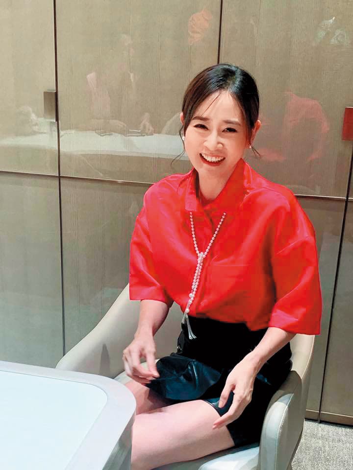 李晶晶婚變後將小孩帶到美國,王泉仁在台灣家事法庭開庭時喊話,最後判決女兒由雙方共同扶養。(翻攝自李晶晶臉書)