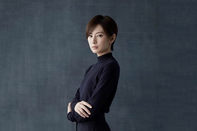 北川景子為新作品剪掉招牌長髮。(網路圖片)