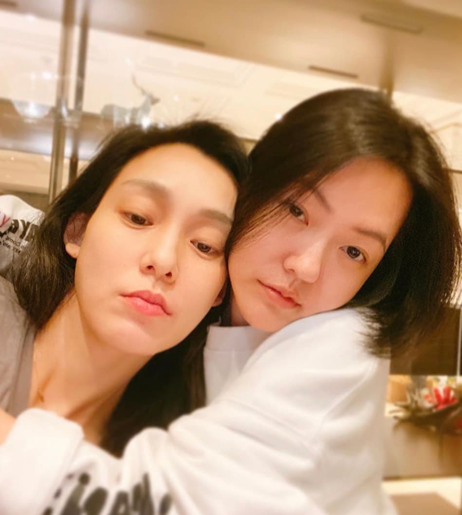 范瑋琪日前在IG貼上與小S貼臉合照,也引來網友留言攻擊。(翻攝自范瑋琪IG)