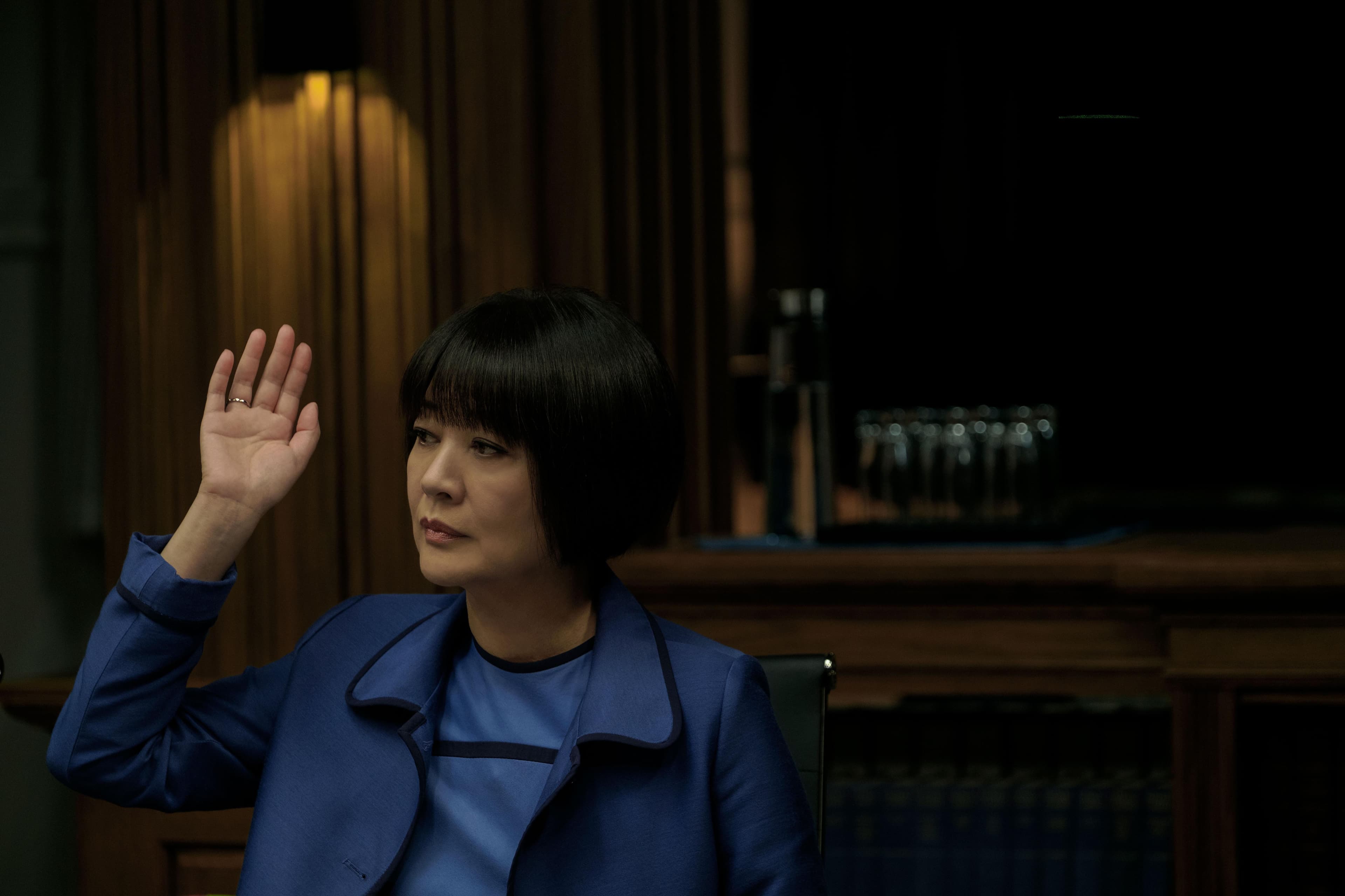 《催眠.裁決》金燕玲飾演陪審團成員,沒有共識、寧可解散不願做出裁決。(甲上娛樂提供)