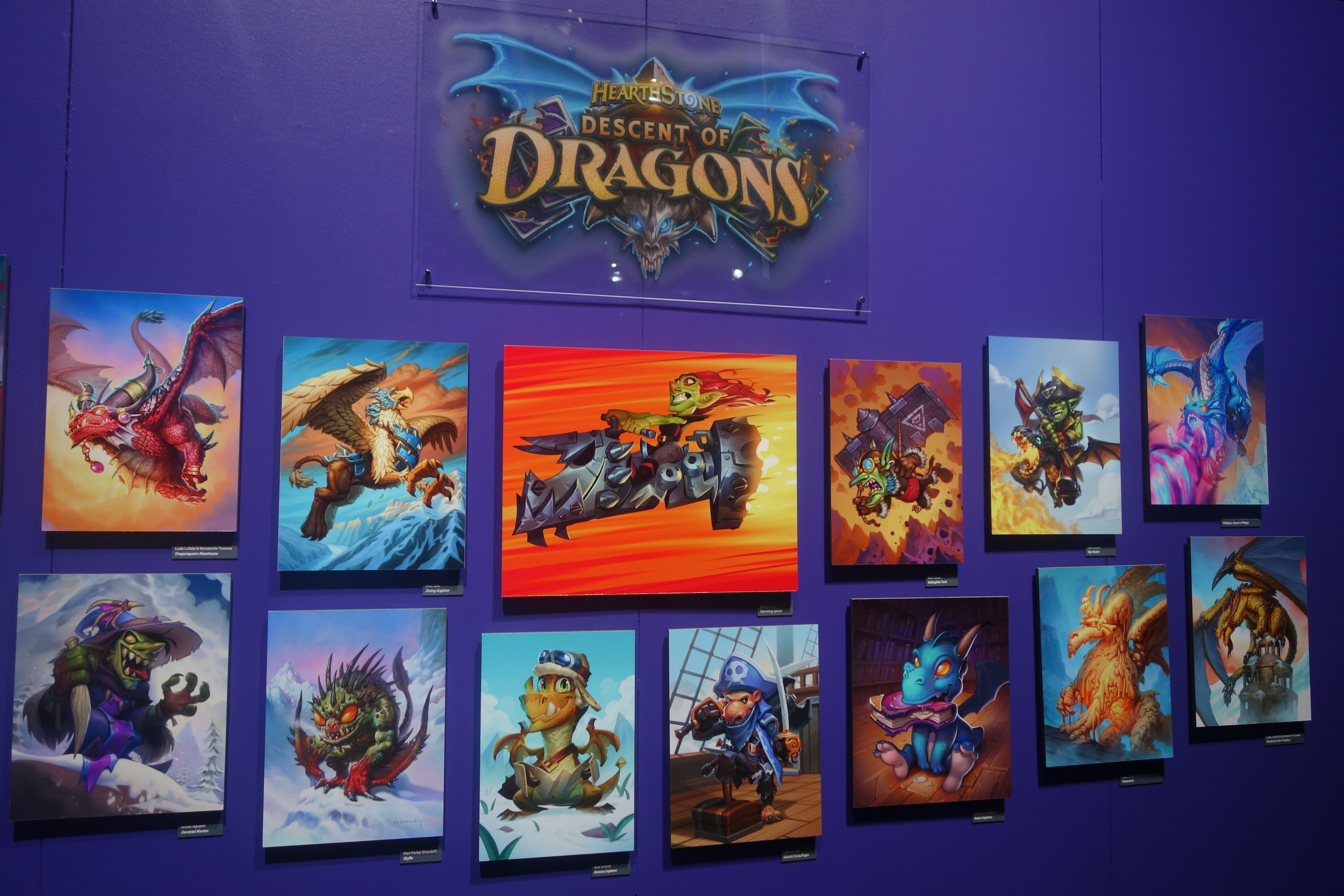 2019BlizzCon《爐石戰記》發表最新資料片《爐石戰記：降臨！遠古巨龍》，圖為美術圖展區。