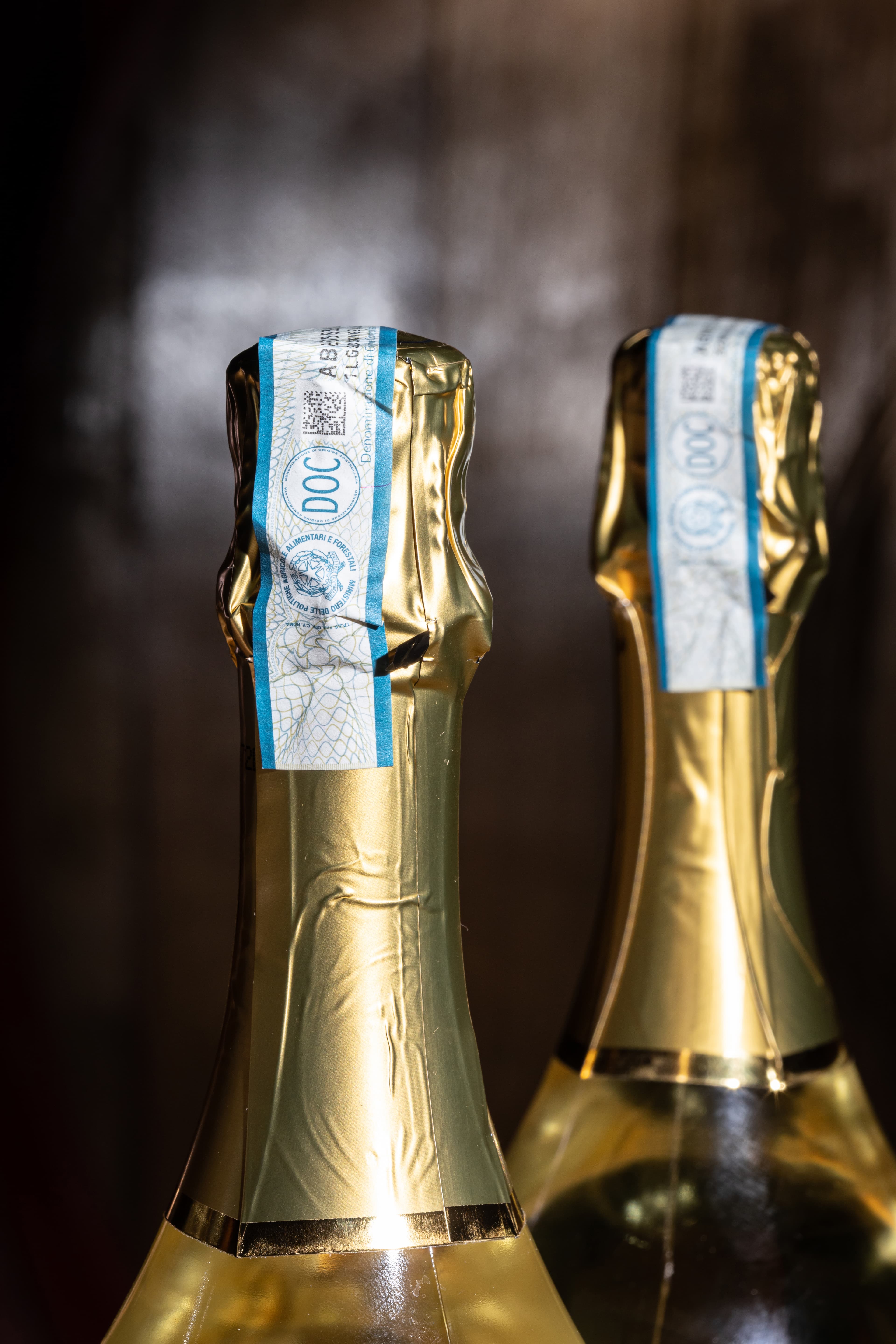 買Prosecco DOC得認明瓶口的藍標,還可掃QR碼上網辨真偽。
