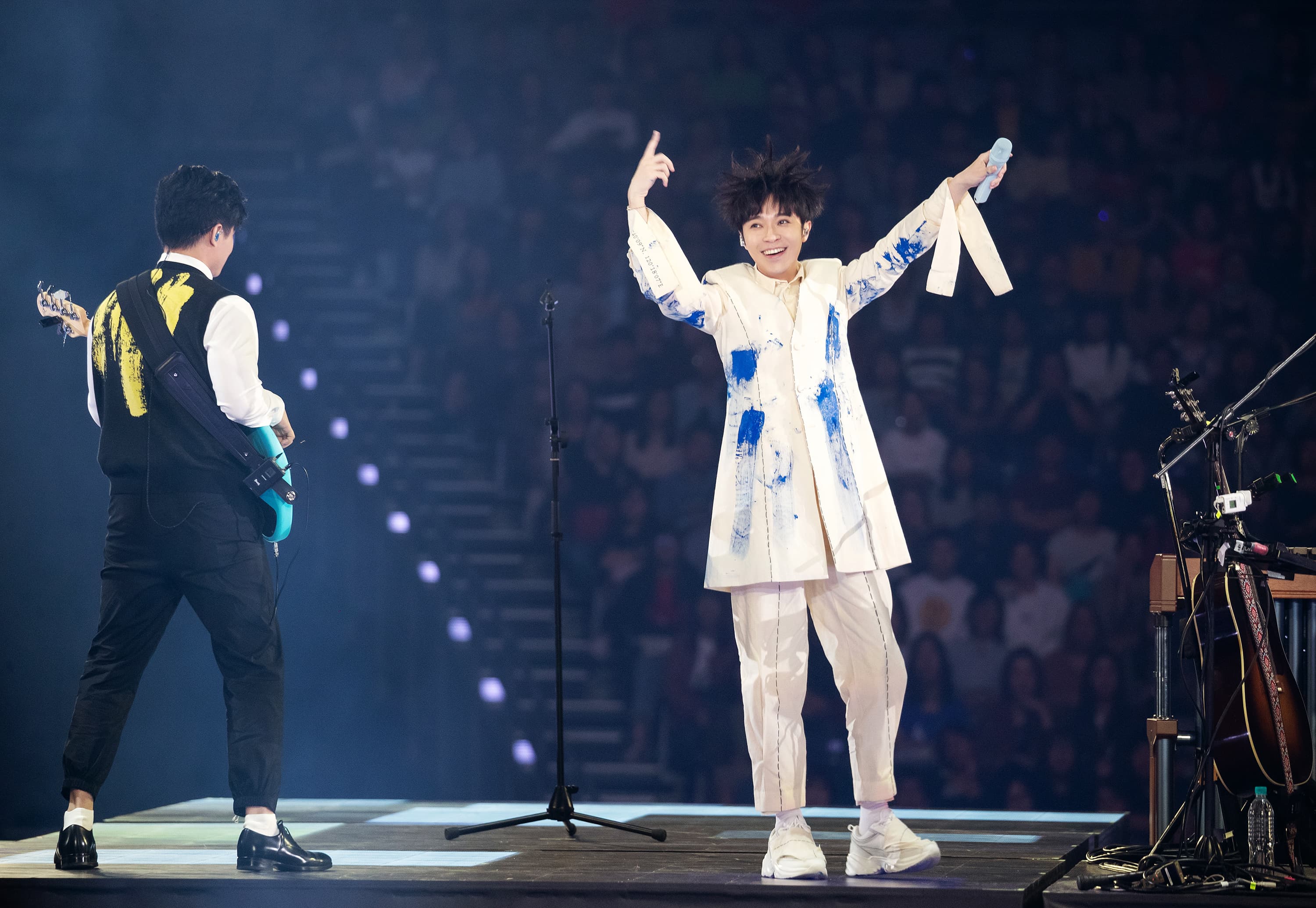 吳青峰《太空備忘記》個人演唱會有蘇打綠團員來打氣,讓他非常開心。(環球音樂提供)