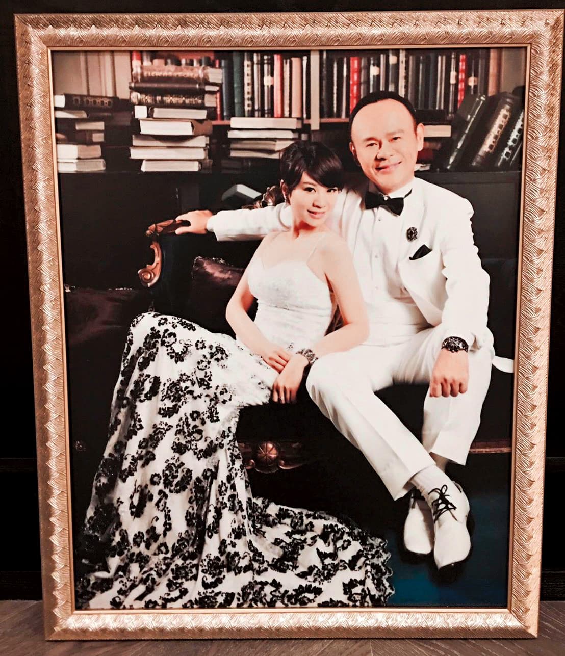 林以婕的老公是蘇睿騏,本刊曾經報導,他宣稱易宏生技有牛樟芝技術,以及行銷一條龍營運模式,結果未曾獲利,帳面現金不夠,還拿去向對岸飲料廠買王老吉,被控涉嫌掏空。(讀者提供)