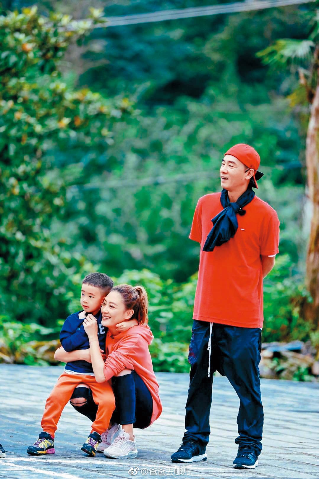 陳小春與應采兒結婚9年,僅育有Jasper一個兒子,應采兒多次被爆懷二胎,都被她否認。(翻攝自《爸爸去哪兒》微博)