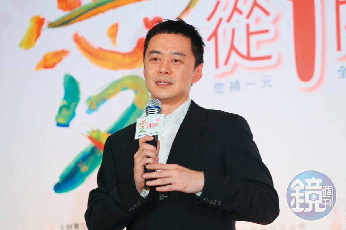張承中除了醉喇女主播,最近又愛巨乳女星,口味依舊頗重。