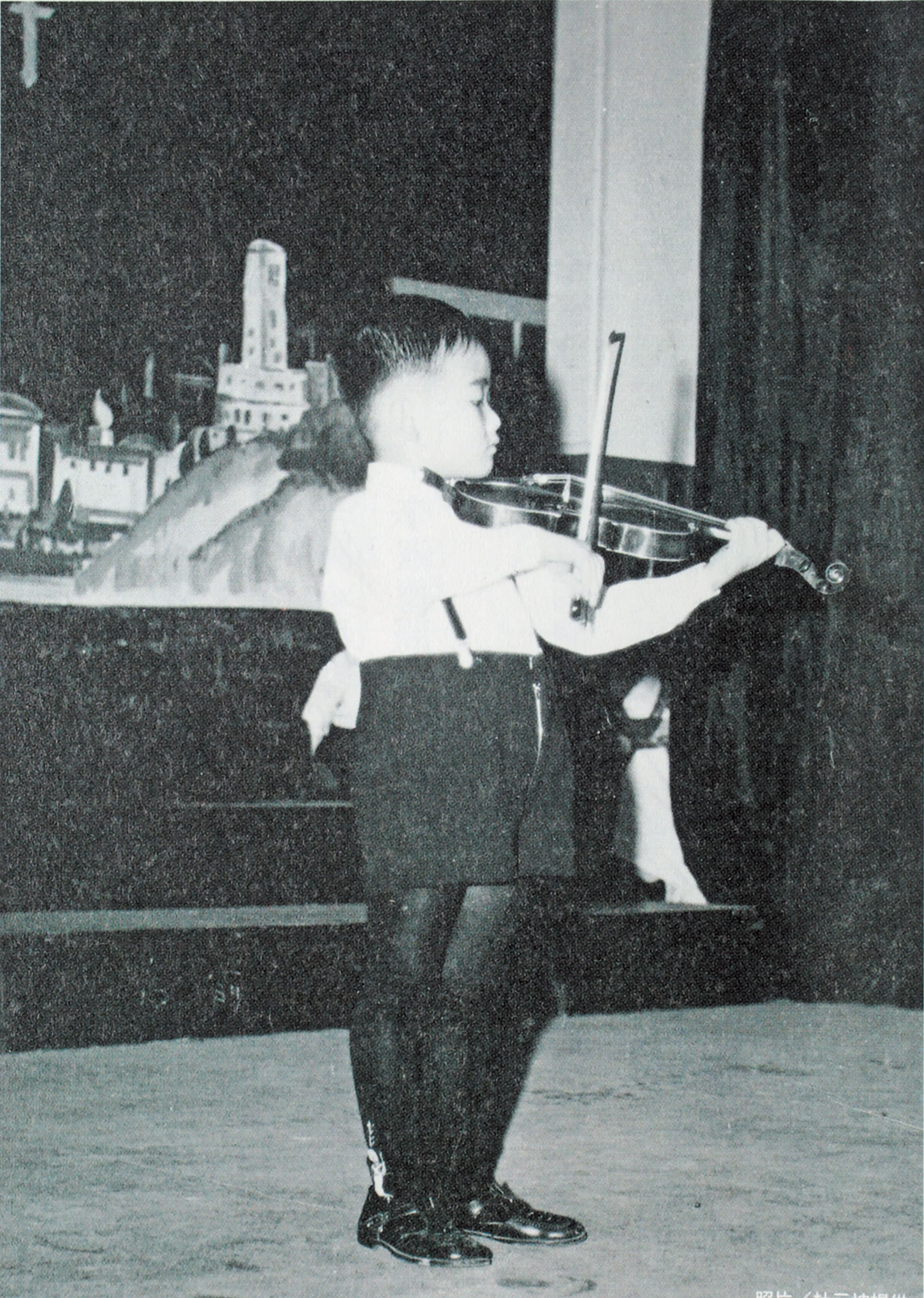 杜元坤3歲就學小提琴。(杜元坤提供)