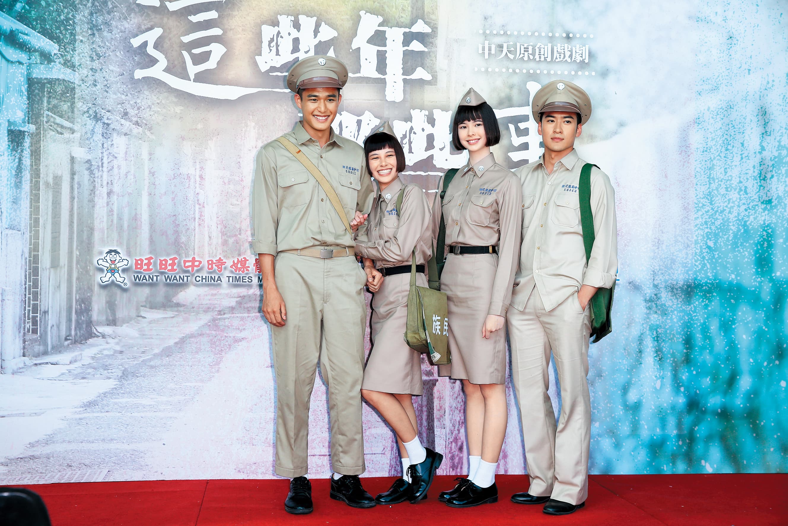 今年才滿18歲的金凱德(右二)是台美混血,從模特大賽冠軍出身,近期參與不少戲劇演出。