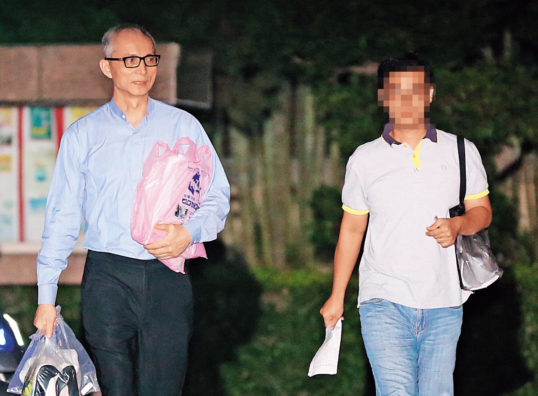 朱國榮因涉及龍邦炒股案被羈押多月,全案移審院方後,台北地院2016年4月裁定以天價4億元交保。