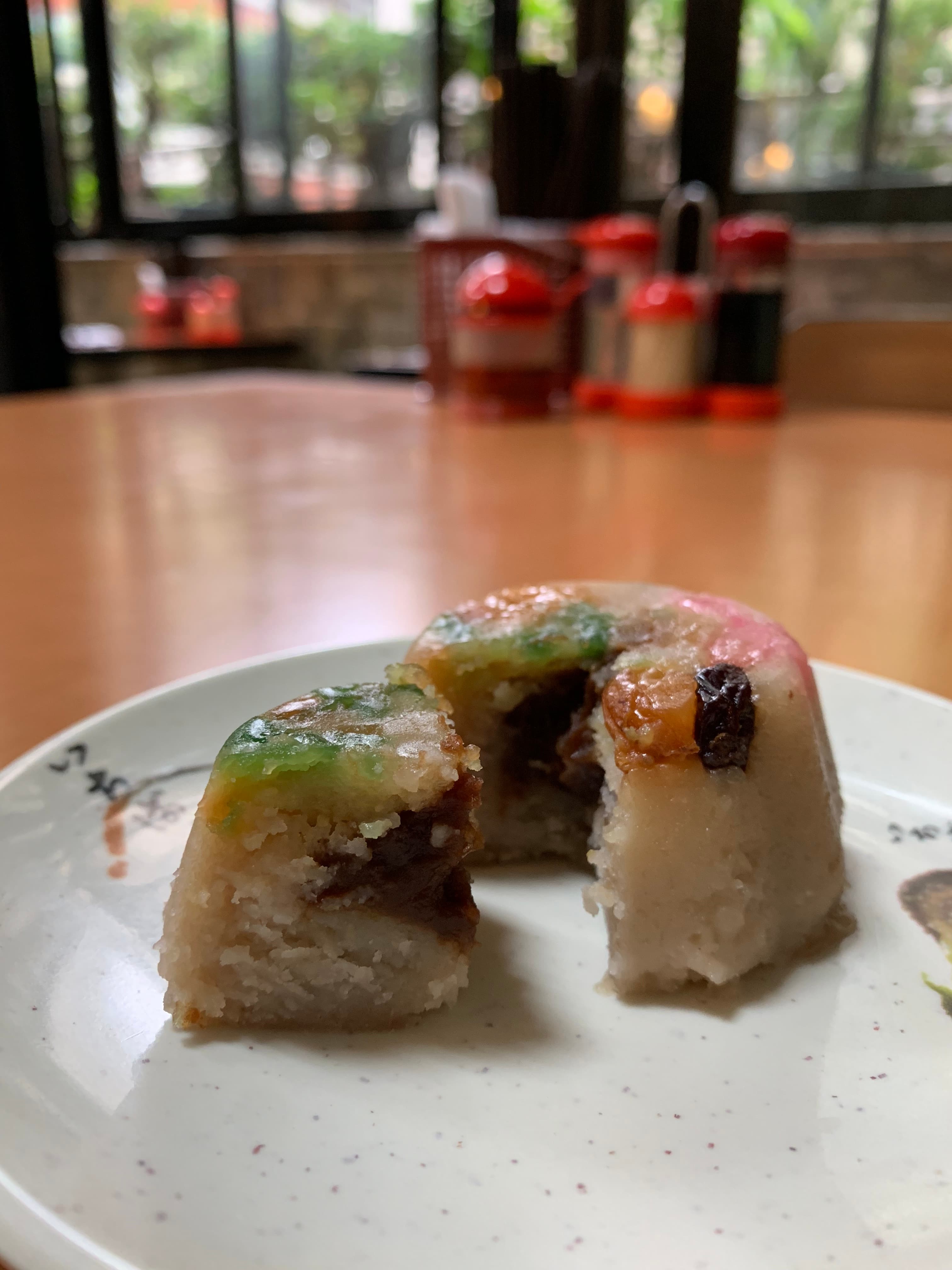 「八寶芋泥」有味道濃重的蜜棗搶戲,單吃芋泥和紅豆餡,綿香不膩。(50元/份)