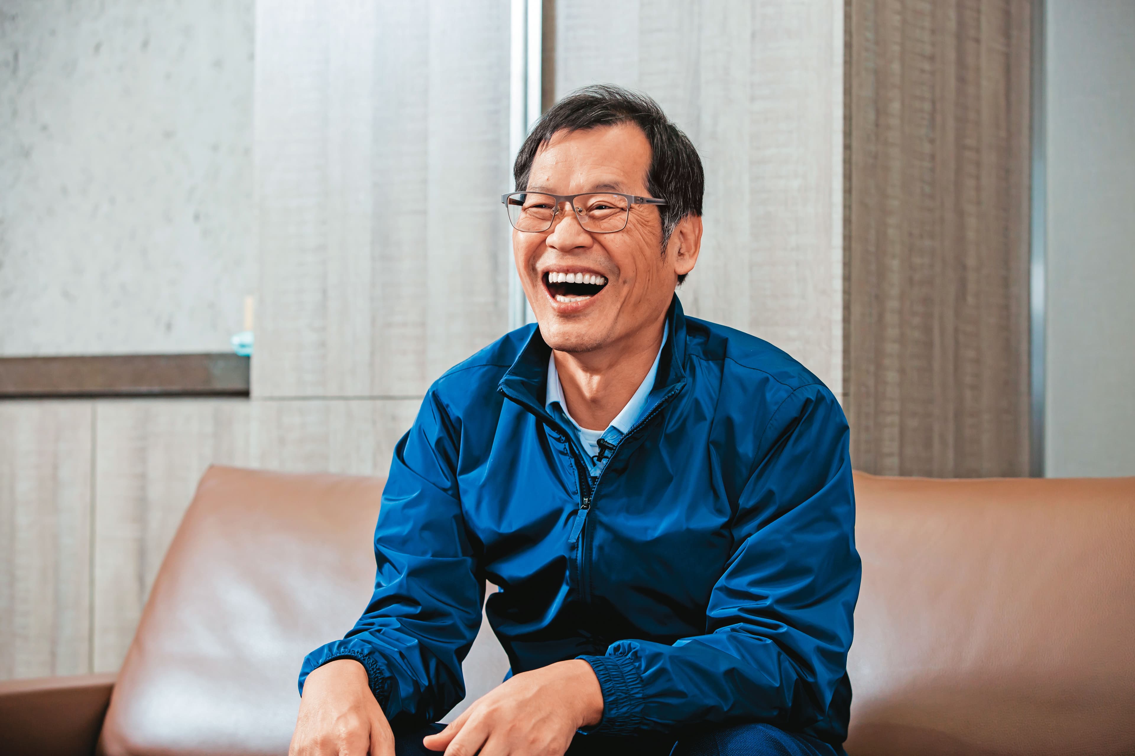 回顧過去1年的心情,許崑泰笑說,自己彷彿是大學聯考落榜的學生突然有學校念。