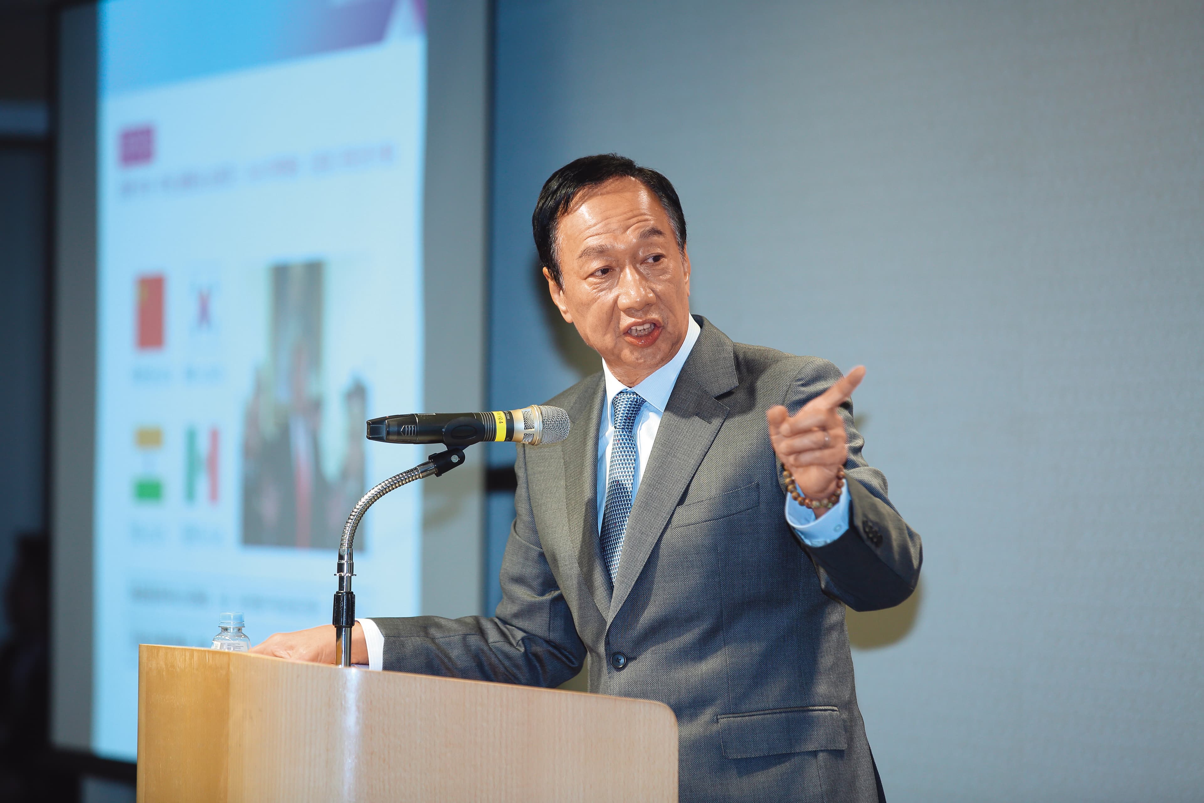 鴻海前董事長郭台銘曾祭出人民幣千萬元獎金,要揪出涉貪的不肖員工。