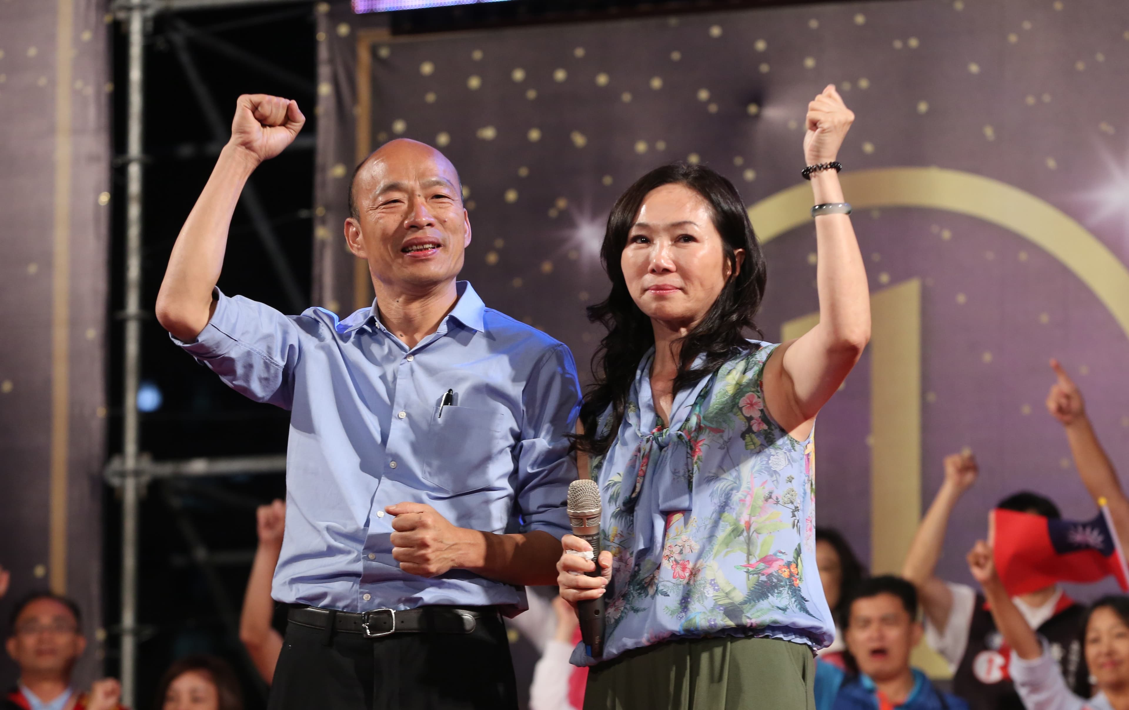 韓國瑜因為向牌咖王安莉借貸,意外讓兩人「好交情」曝光。