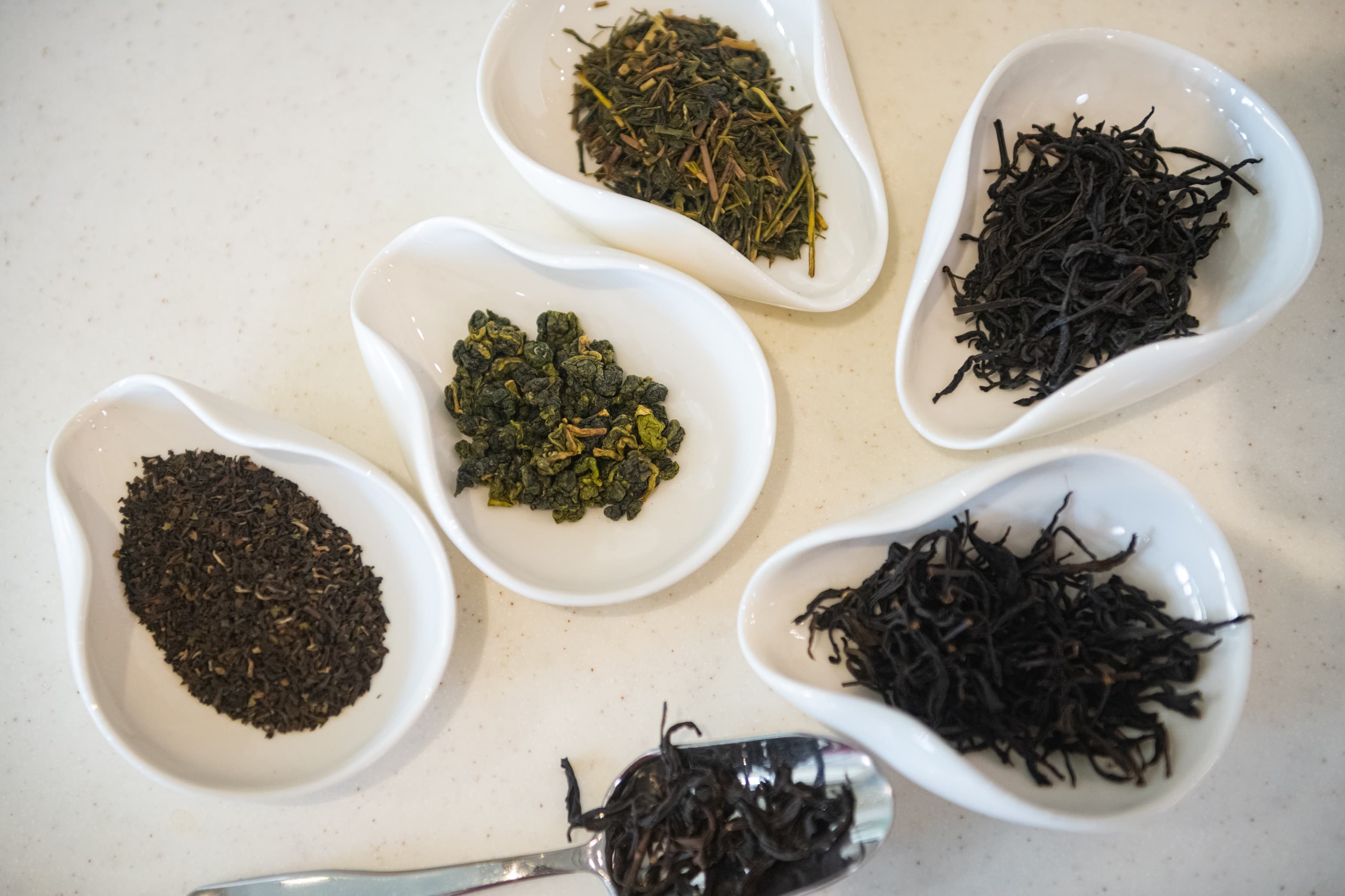 「Infusion」提供各式茶葉由侍茶師推薦搭配甜點。