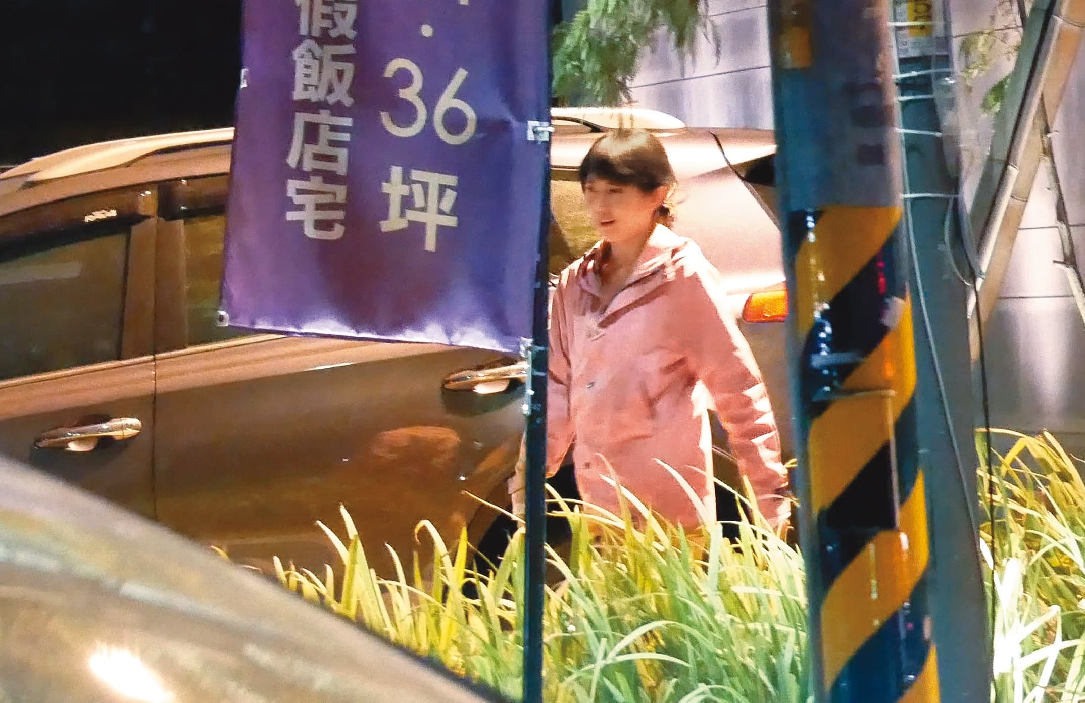  12/18 18：20，感覺對建案很有興趣，謝忻談了近1小時才離開。