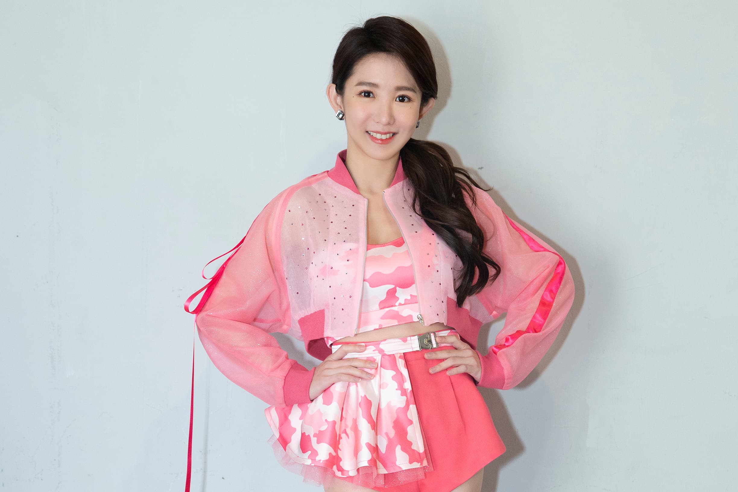 郭書瑤(瑤瑤)今年將在桃園跨年演唱會演出新單曲〈合拍〉,將率領8位舞者登台。(何樂音樂提供)