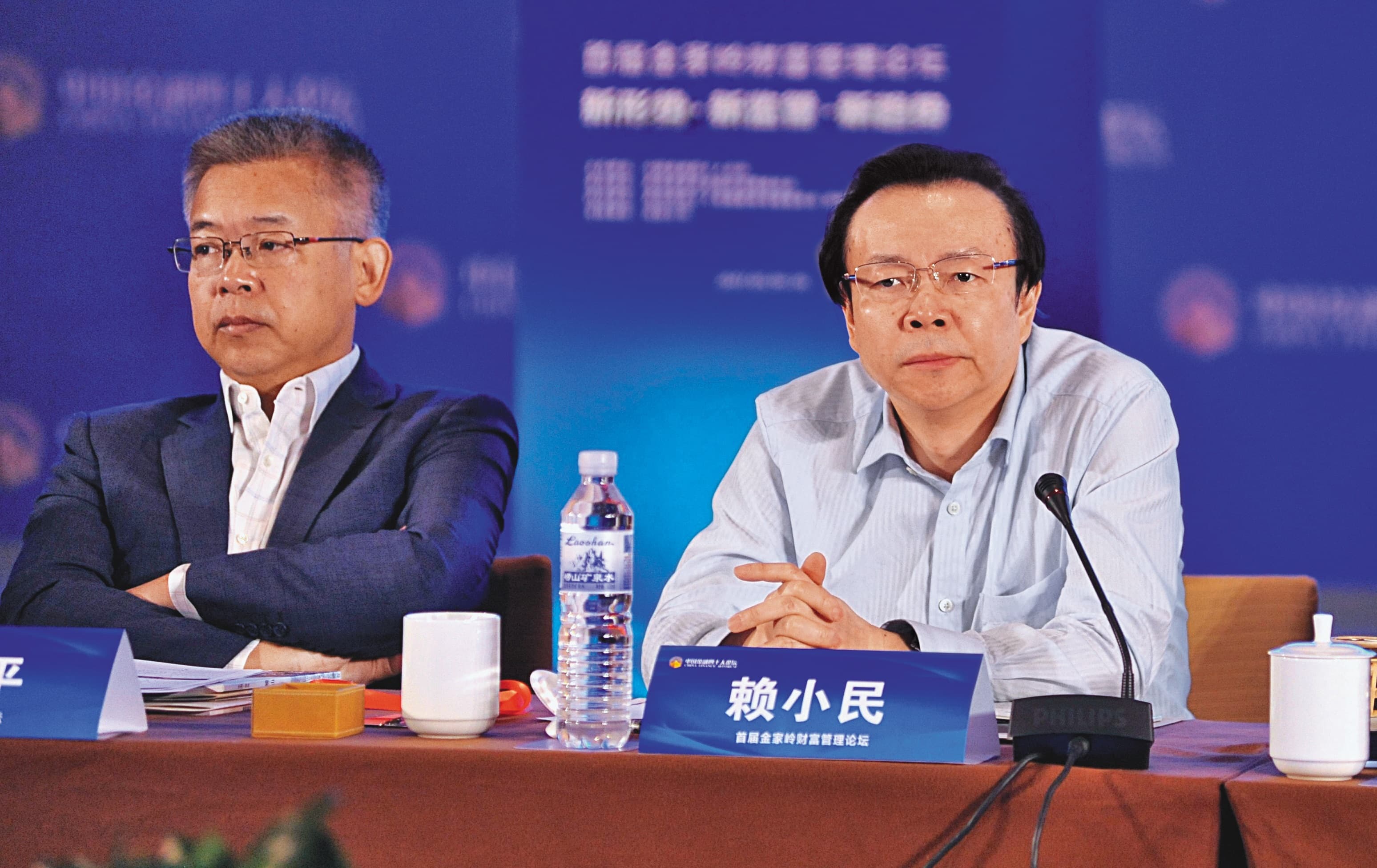 中國華融前董座賴小民(右)因貪瀆案下台,還被發現有百名情婦住同社區,宛如現代版的後宮。(東方IC)