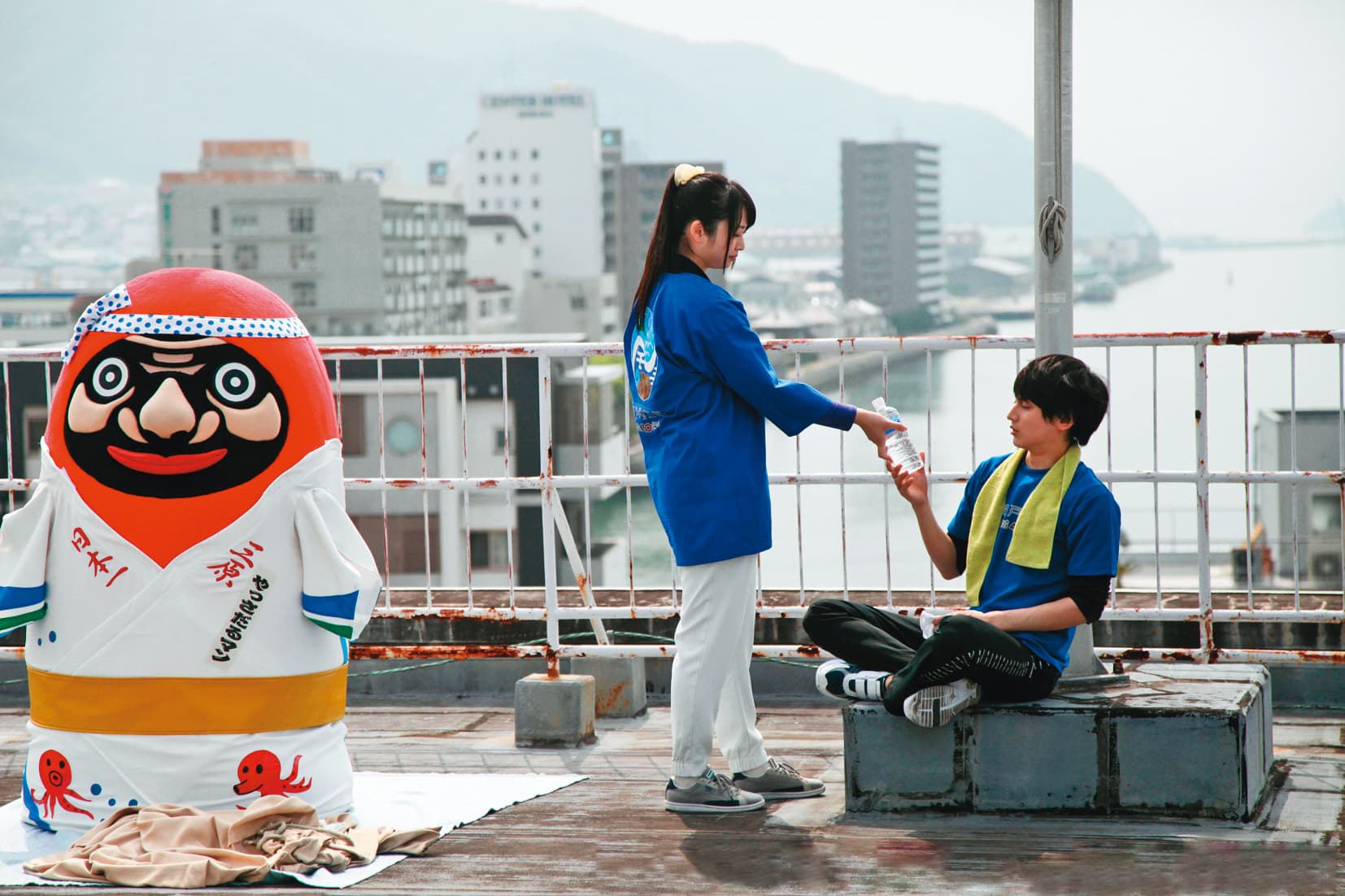 大森研一的前作《やっさだるマン》以廣島縣三原市為舞台,片名取自當地官方吉祥物。(翻攝自news.livedoor.com)