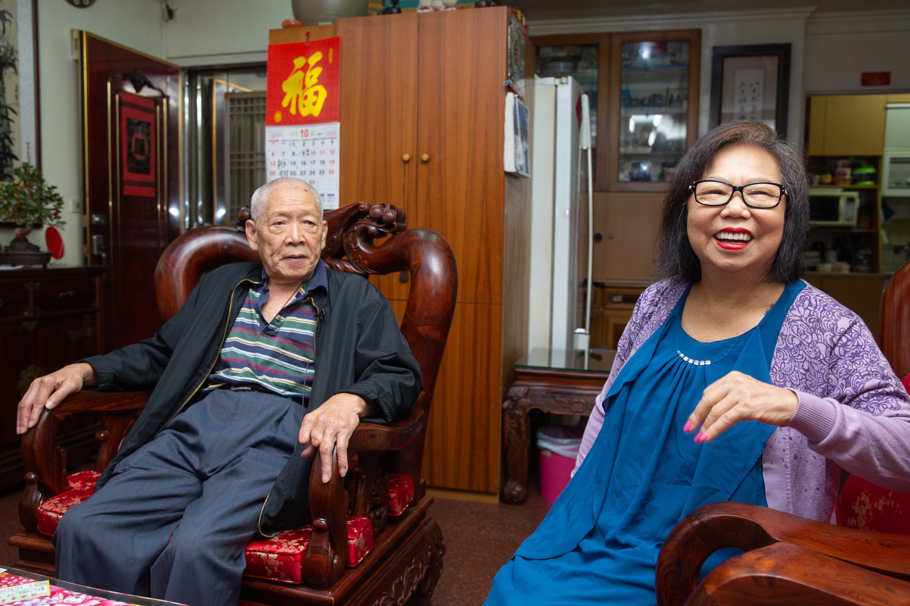 穆記第一代老闆穆傳財(左)與太太鍾紫嫺(右)為養家而創業,前者還為工作失去2根手指頭。