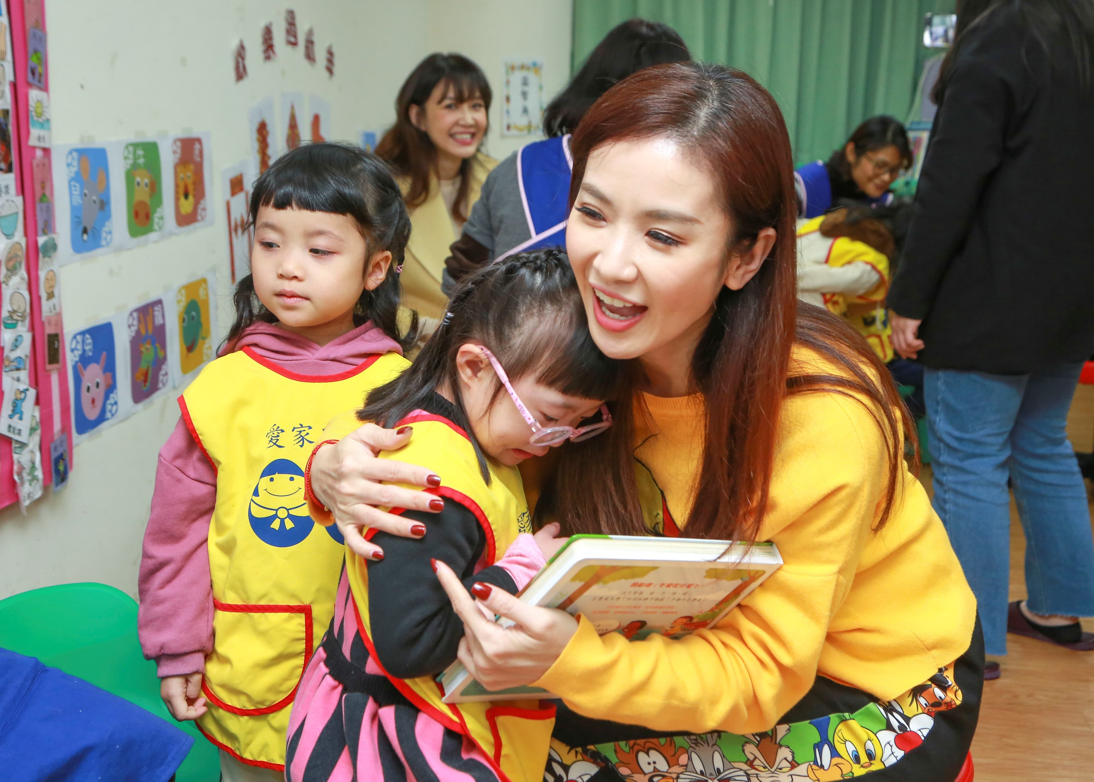 陳小菁雖然育有一個8歲女兒,卻自認仍在學習如何當位好媽媽。(三立提供)
