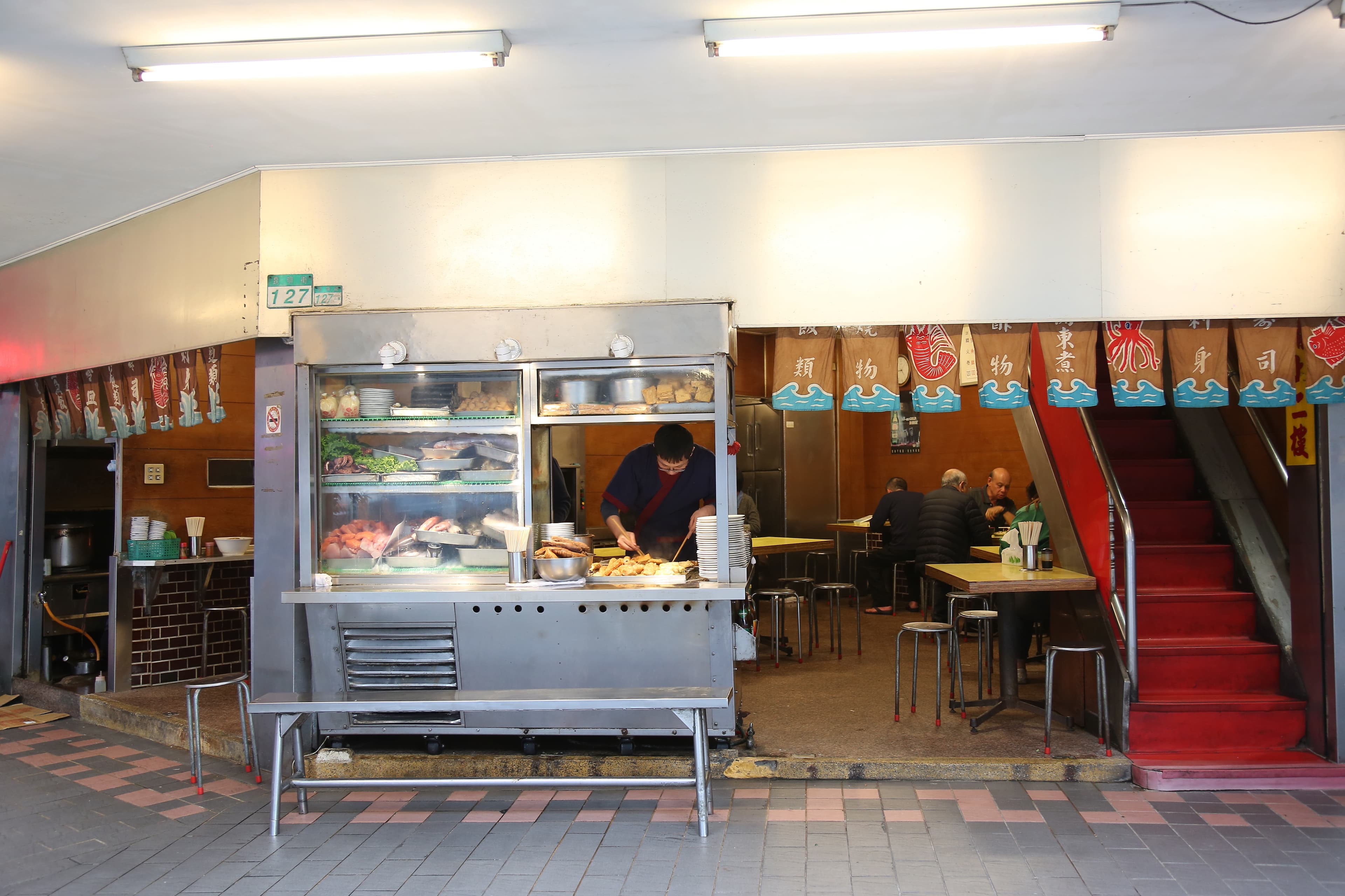 3西門町無名日本料理店沒有華麗裝潢，吃的是回憶和熟悉。