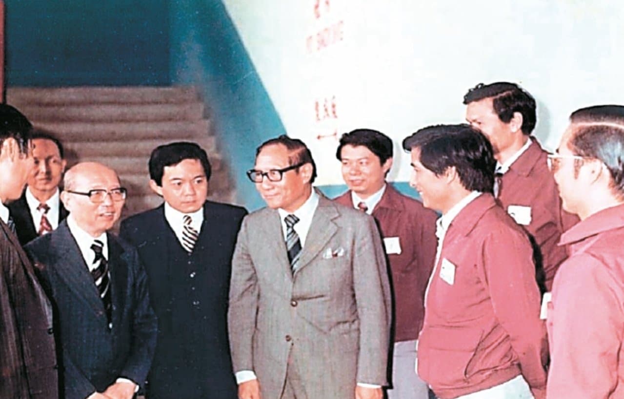 遠百由徐有庠創立,早期徐旭東也都在一旁協助公司發展。((遠東提供))