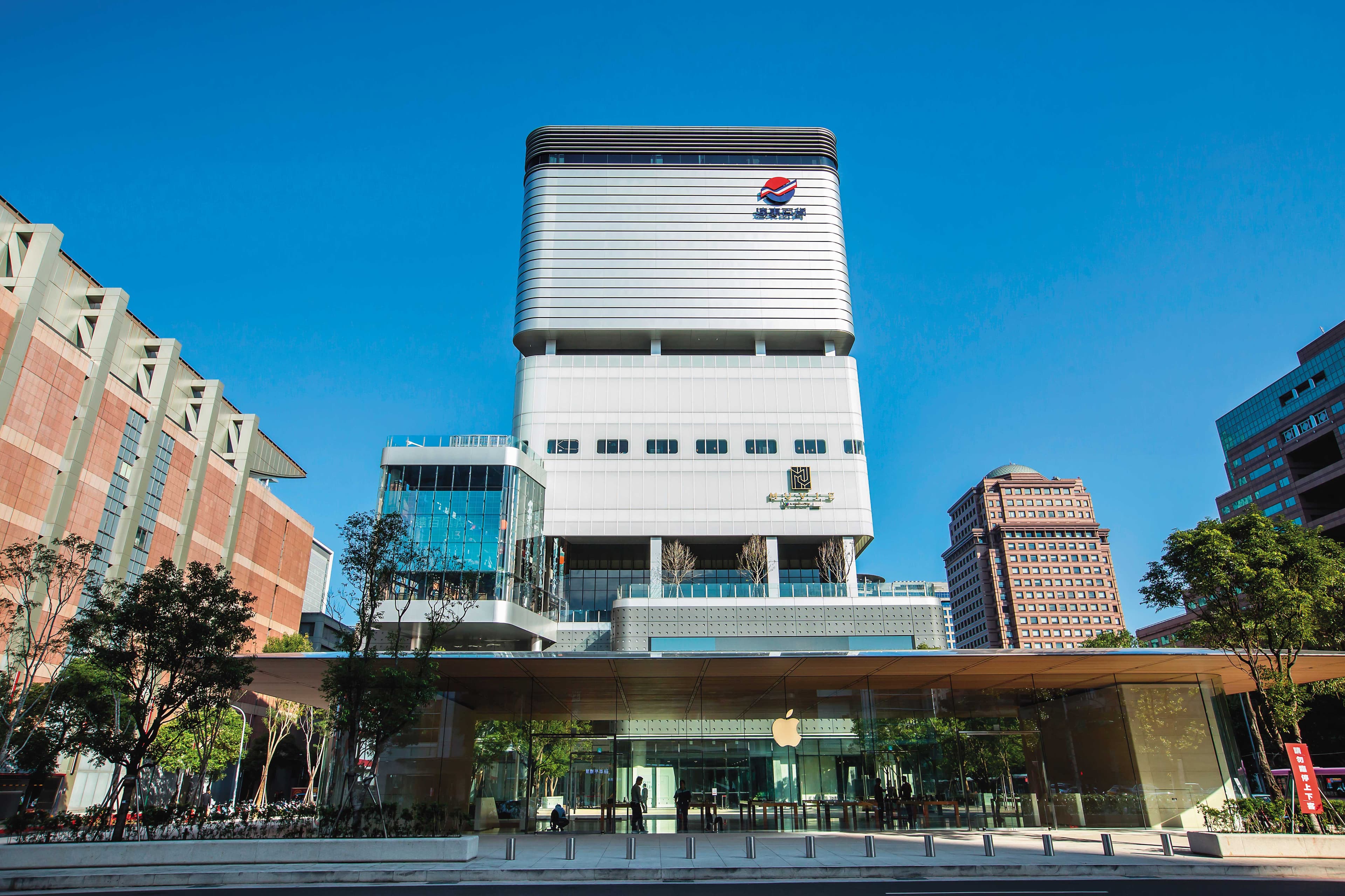 遠百信義店進軍百貨超級戰區,成為台北市信義區第14家百貨公司。