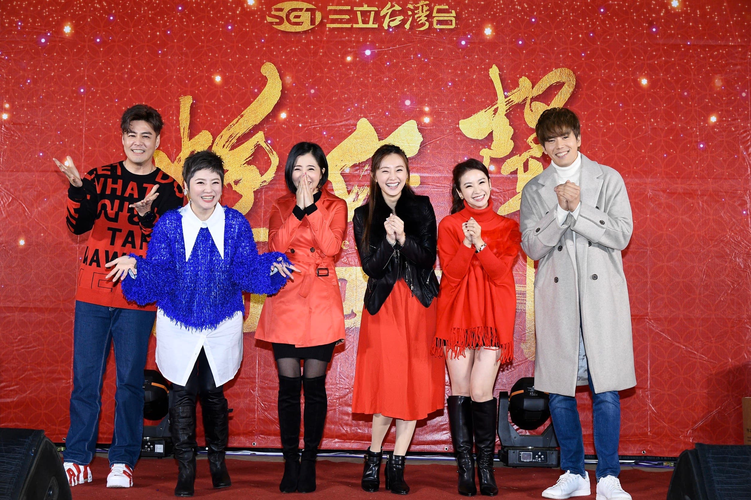 陳小菁(右2)、劉沛緹(左2)、李亮瑾(左3)、璟宣(右3)難得開金嗓,劉至翰(左1)與余秉諺(右1)則當綠葉在旁邊伴舞。(三立提供)